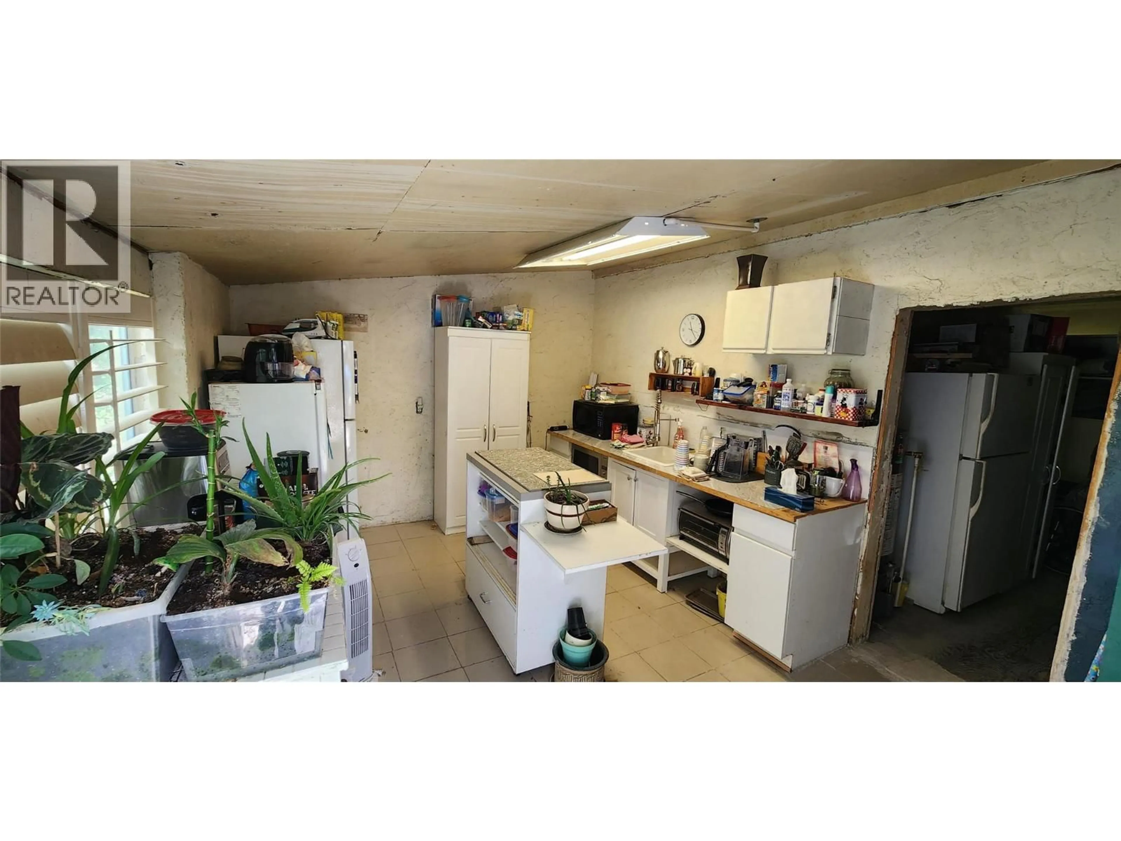 Standard kitchen, unknown for 173 75TH AVENUE, Grand Forks British Columbia V0H1H0