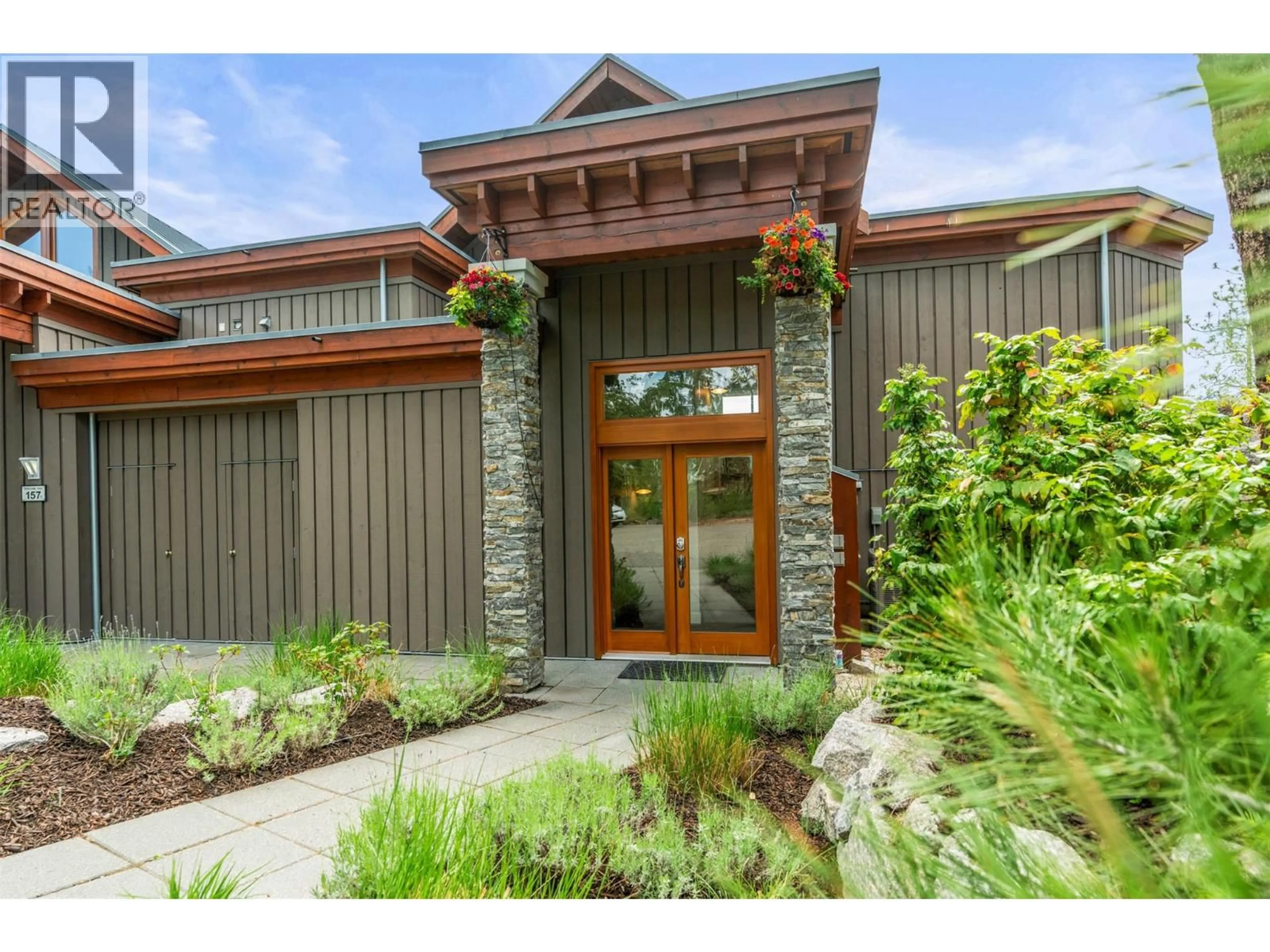 Indoor entryway for 158 - 9845 EASTSIDE ROAD, Vernon British Columbia V1H1Z2