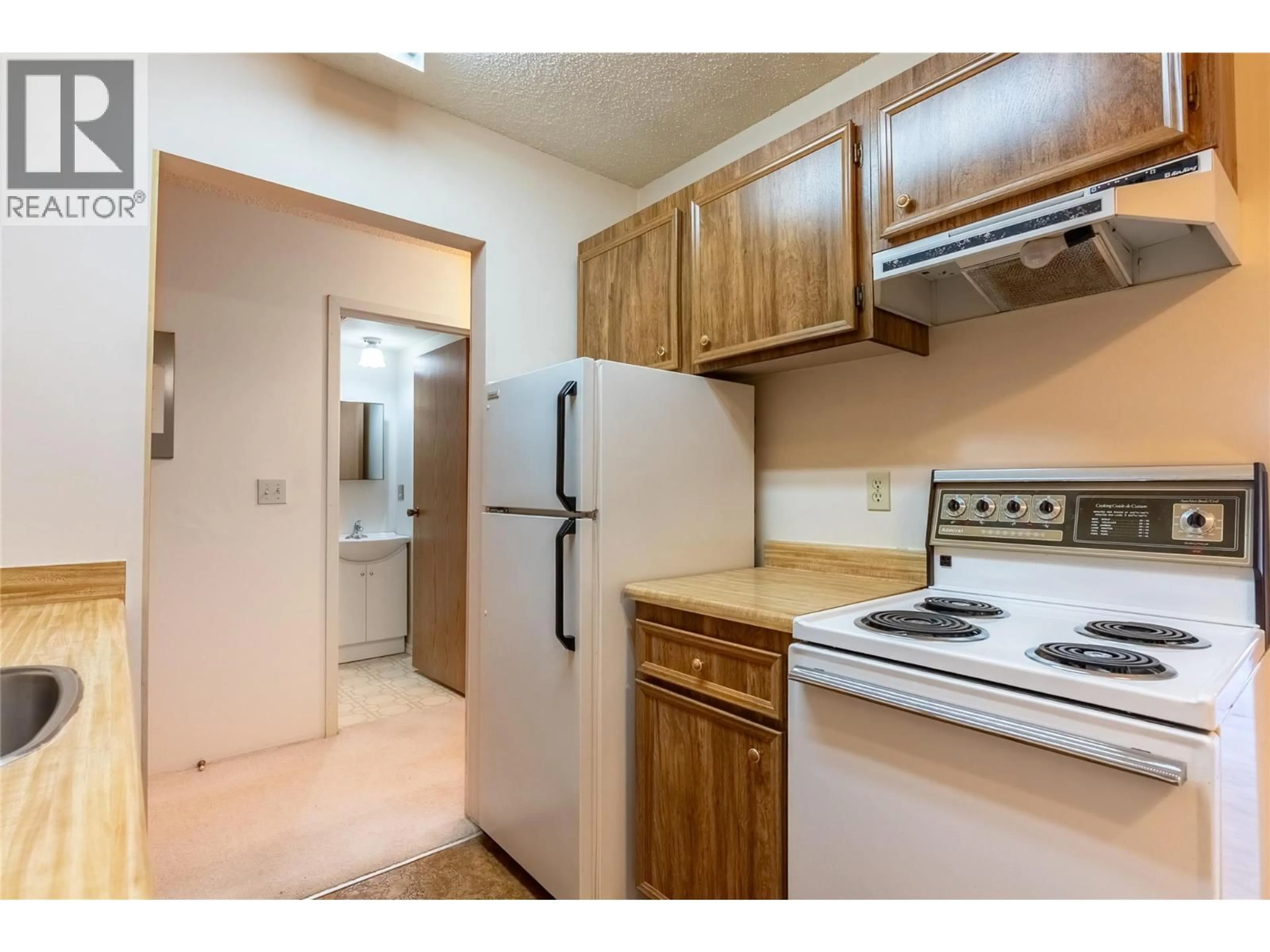 Standard kitchen, unknown for 207 - 280 ALDER DRIVE, Logan Lake British Columbia V0K1W0