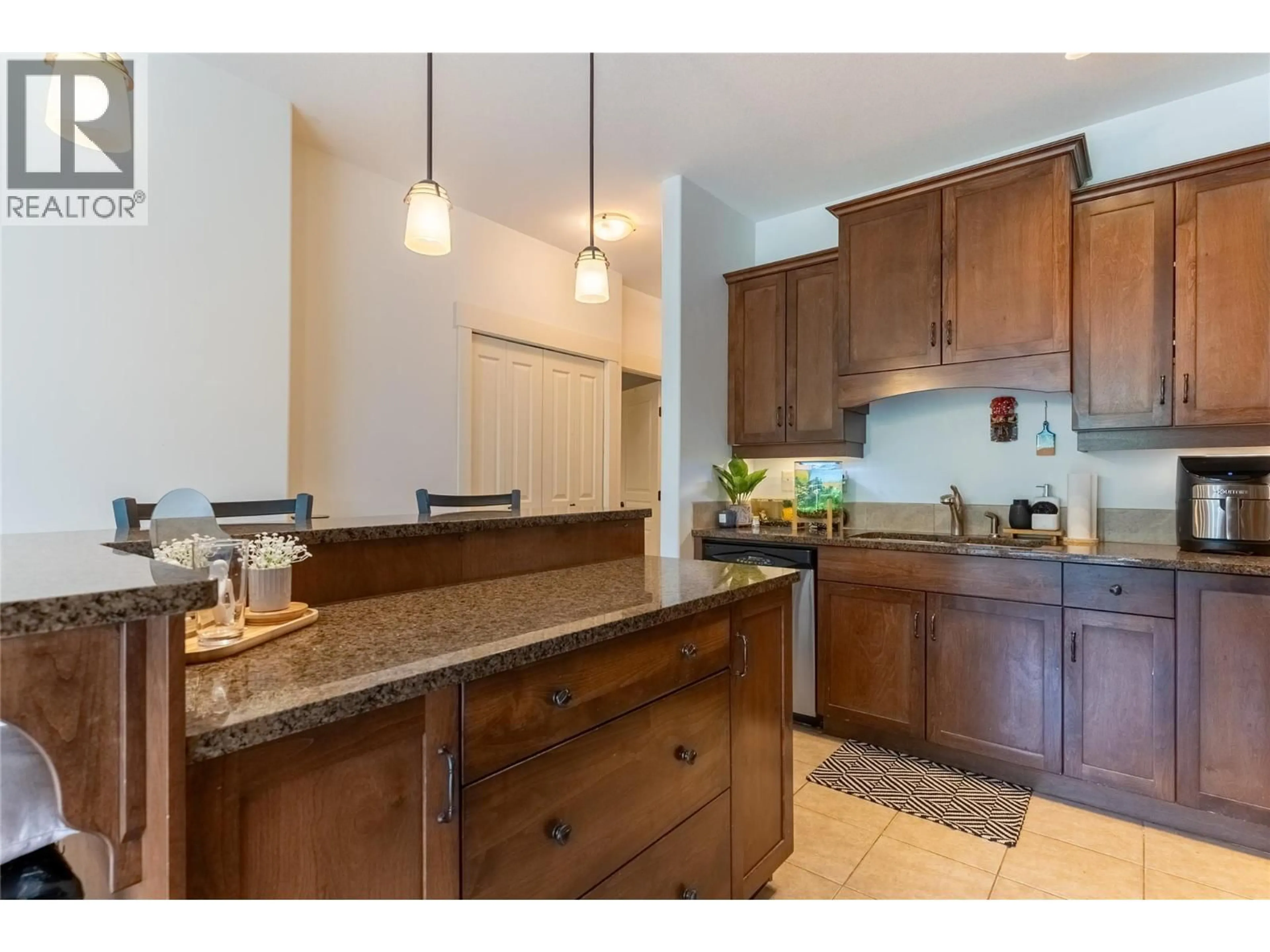 Open concept kitchen, unknown for 304 - 795 MCGILL ROAD, Kamloops British Columbia V2C0B9