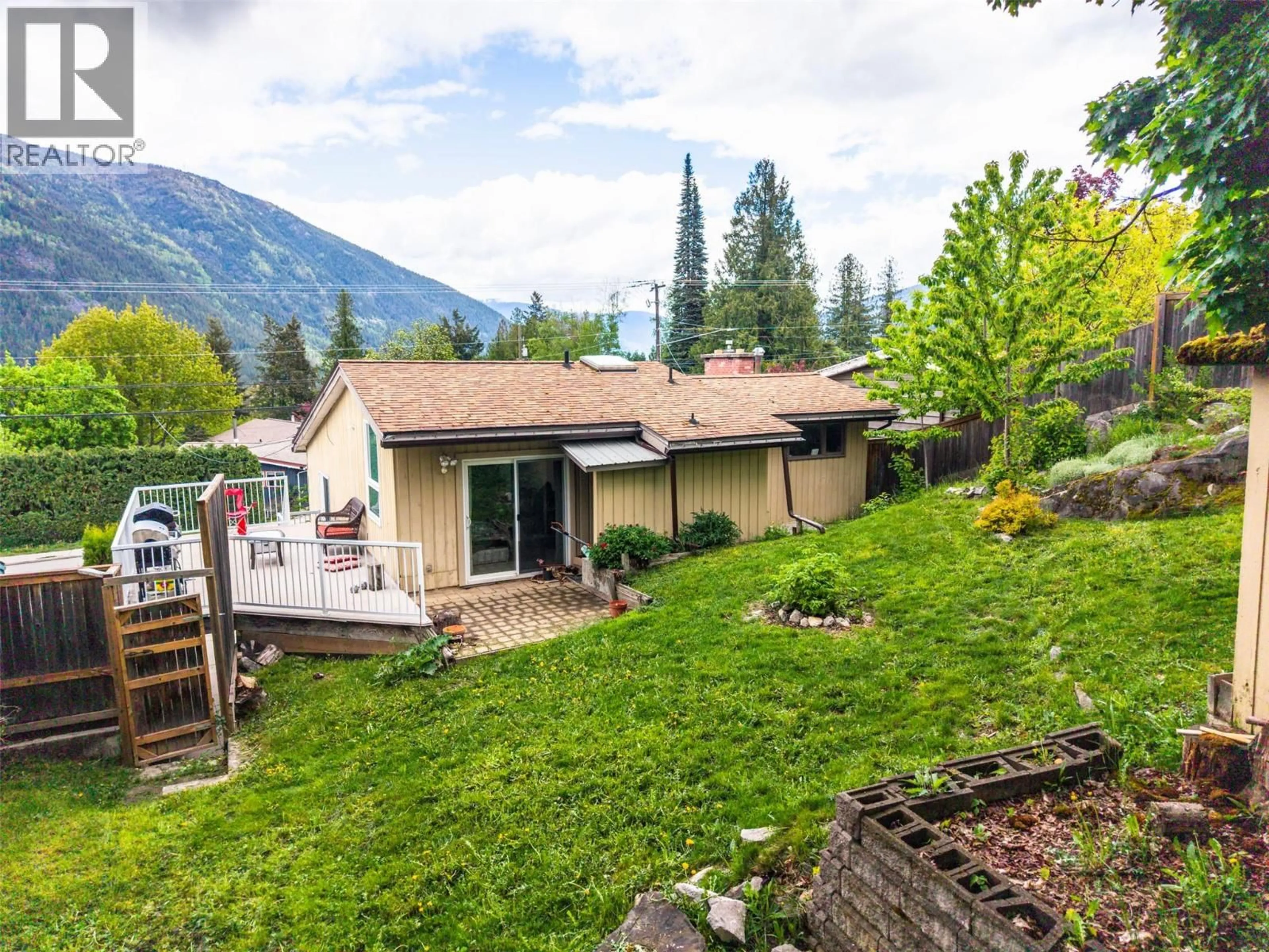 Unknown for 703 WEST INNES STREET, Nelson British Columbia V1L3J4