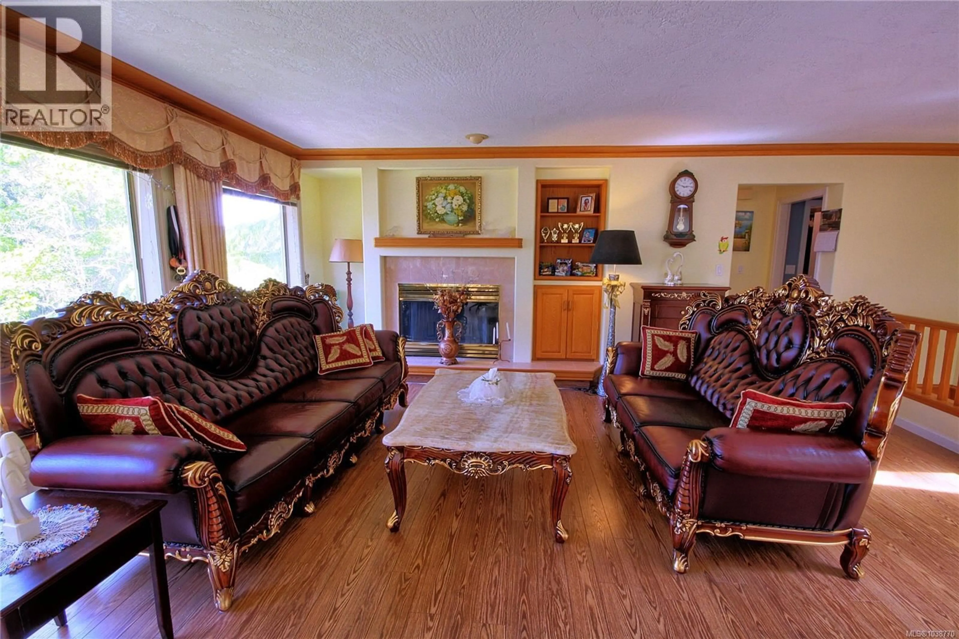 Living room with furniture, unknown for 4355 EMILY CARR DRIVE, Saanich British Columbia V8X5E3