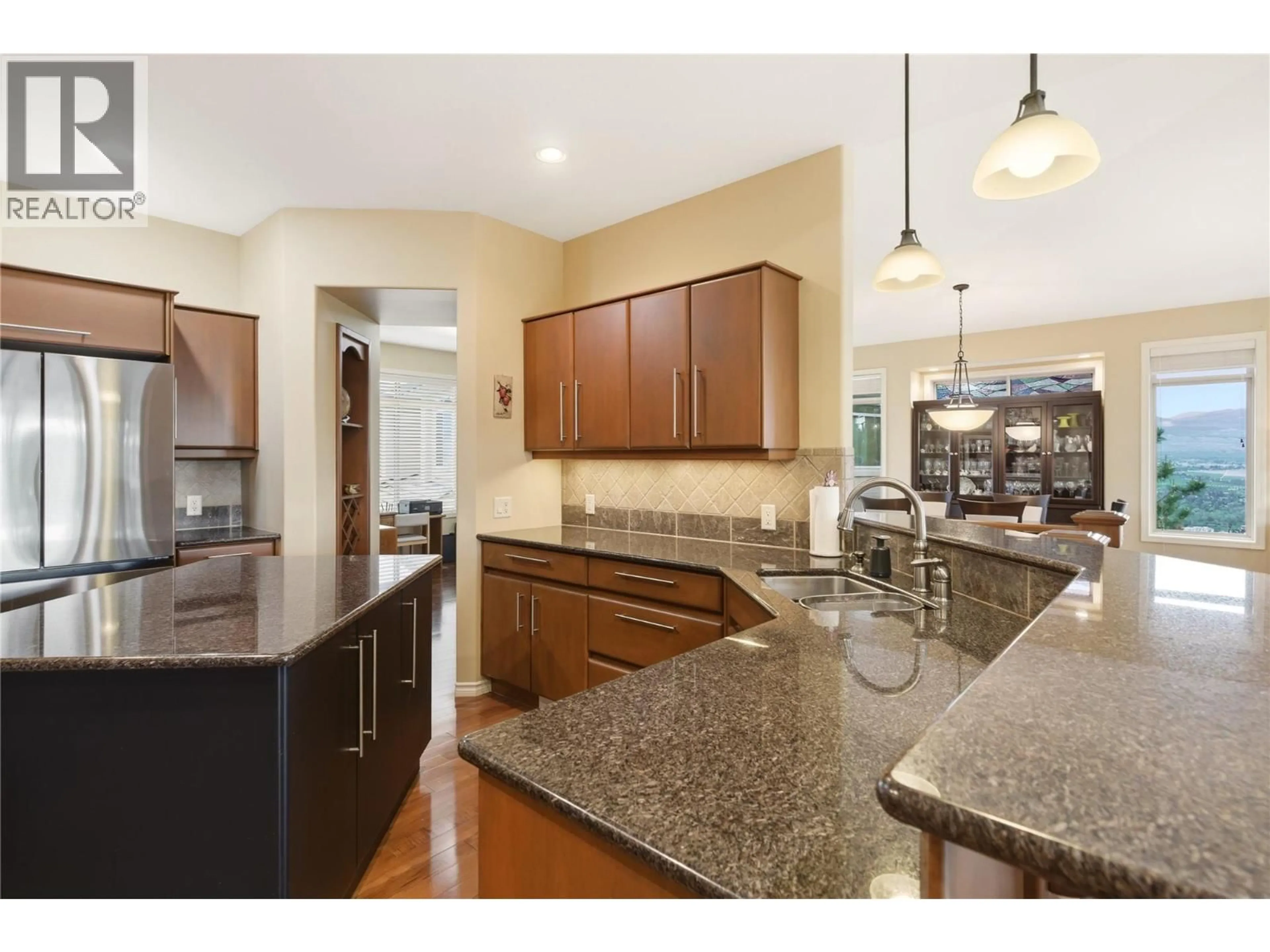 Open concept kitchen, ceramic/tile floor for 20 - 2213 WADDINGTON COURT, Kelowna British Columbia V1V2M8