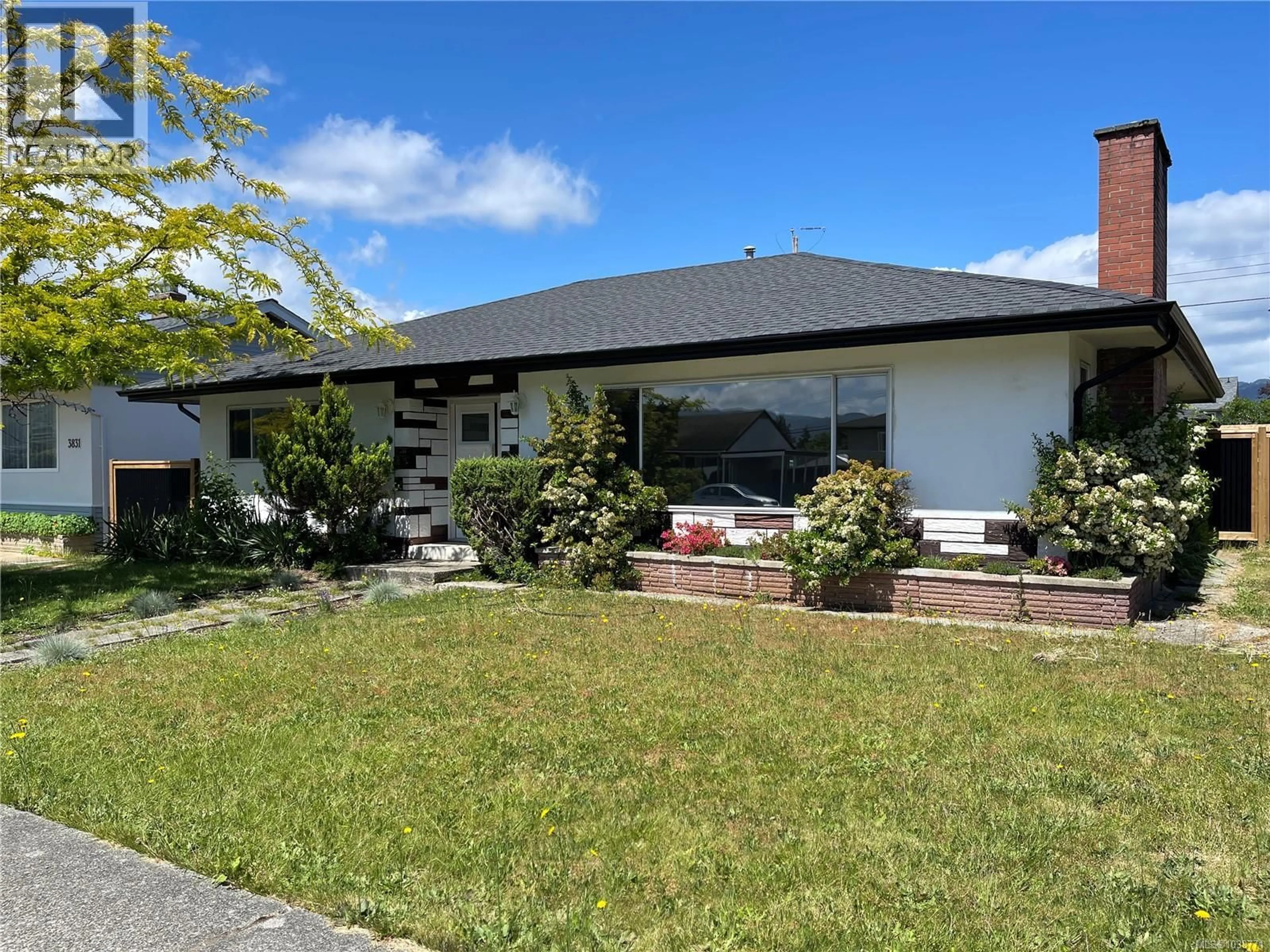 A pic from outside/outdoor area/front of a property/back of a property/a pic from drone, street for 3811 MORTON STREET, Port Alberni British Columbia V9Y3V4