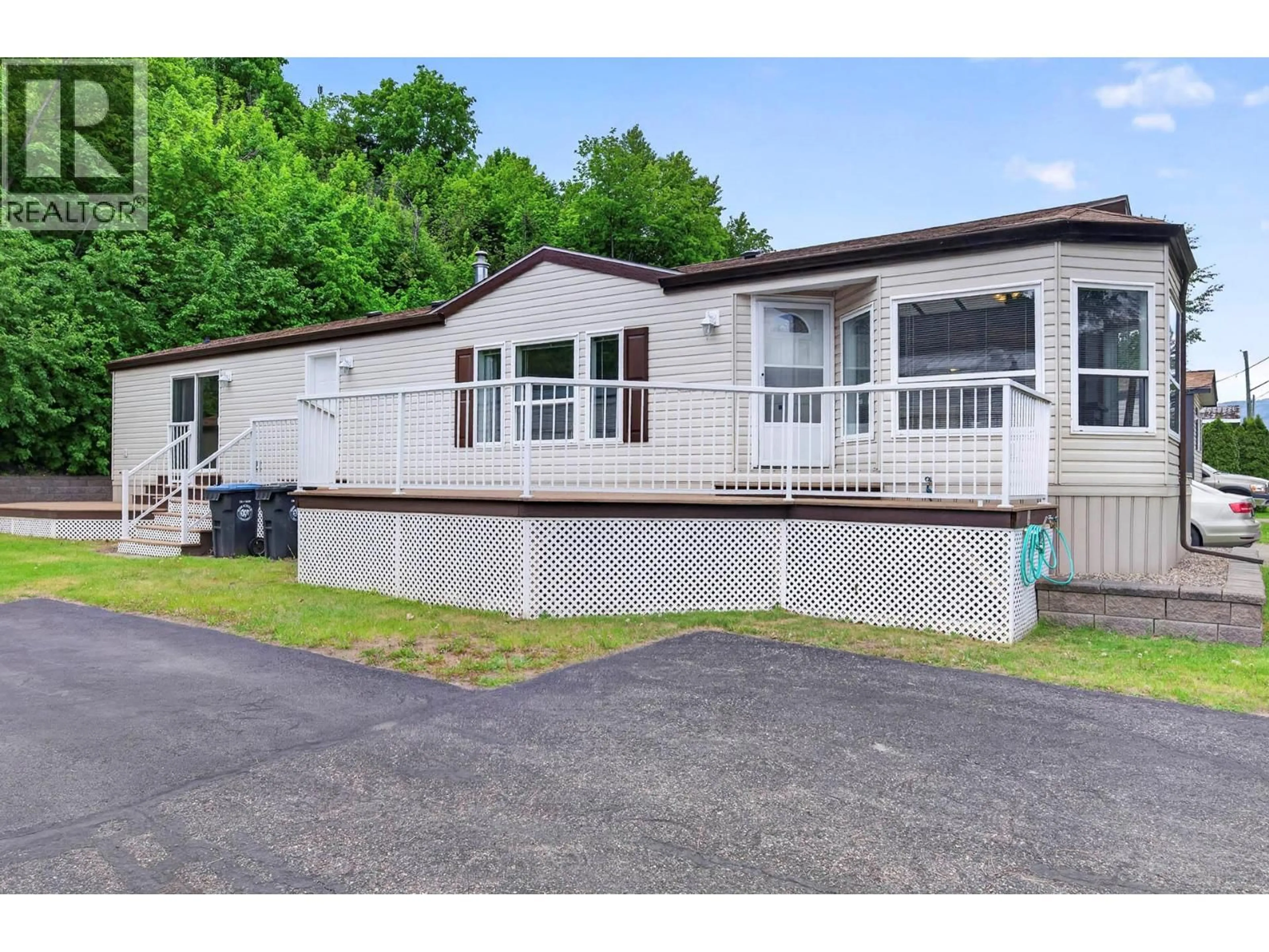 Home with vinyl exterior material, unknown for 3 - 1250 HILLSIDE AVENUE, Chase British Columbia V0E1M0