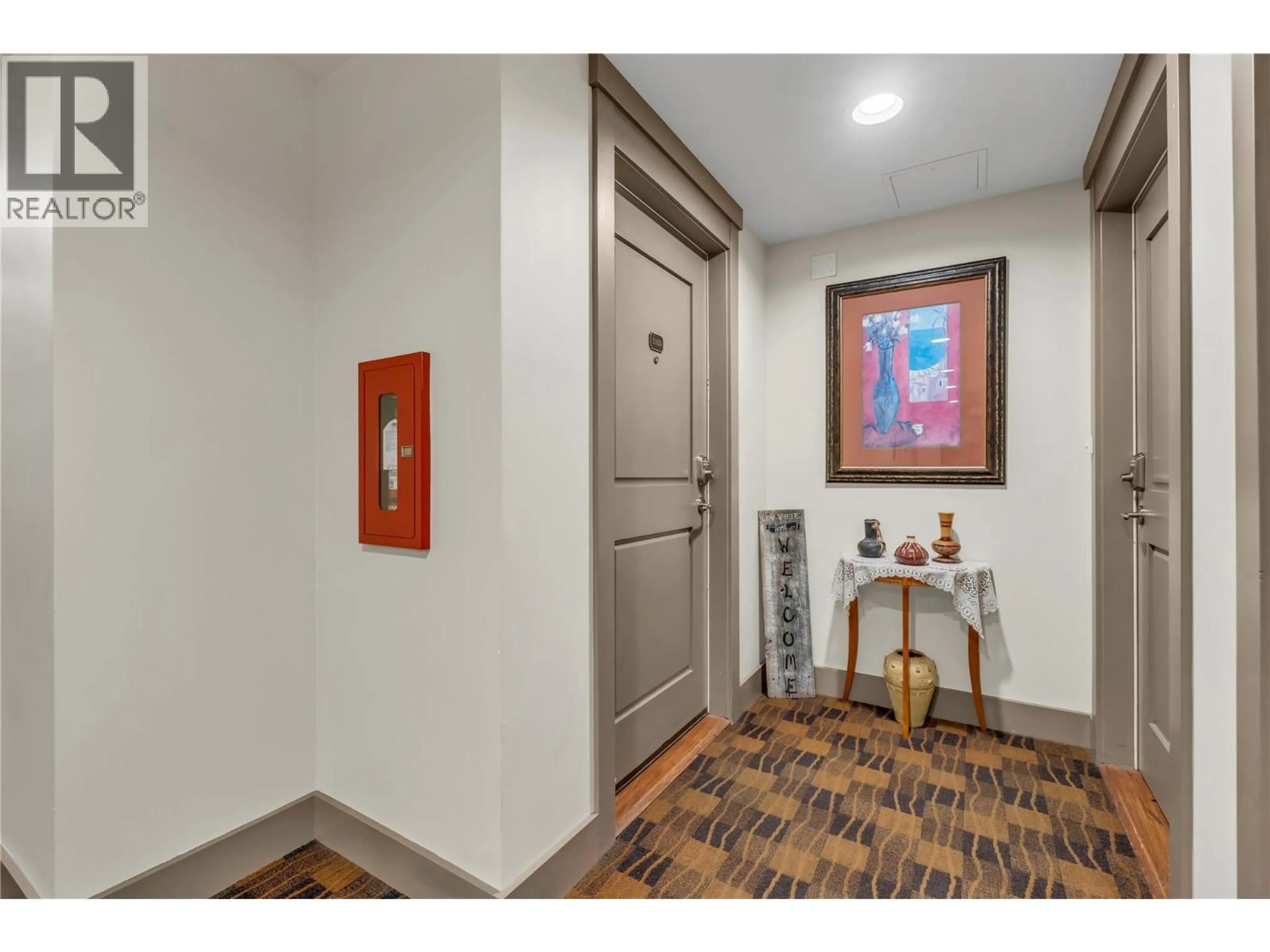 Indoor foyer for 1103 - 75 MARTIN STREET, Penticton British Columbia V2A9C8