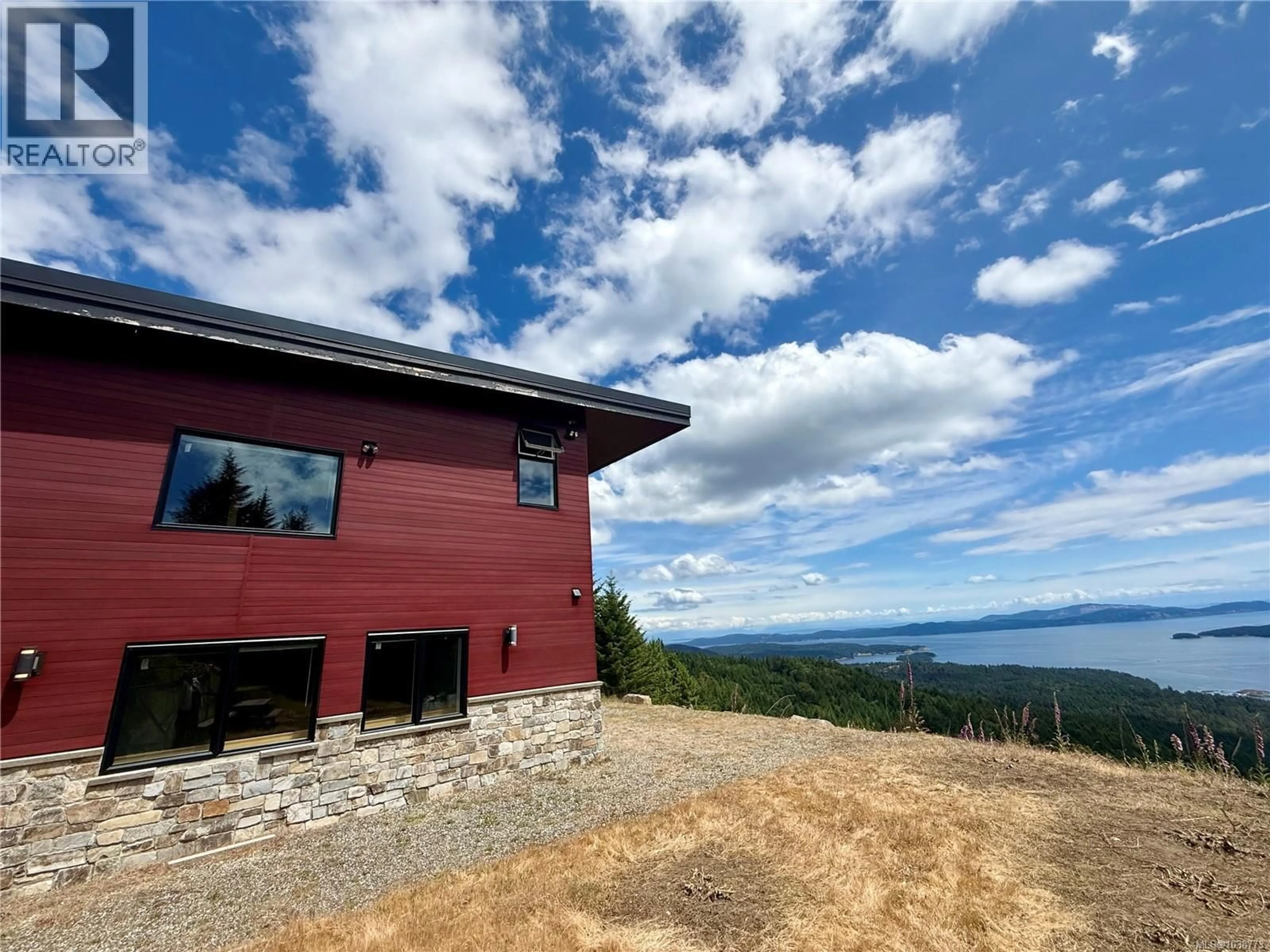 A pic from outside/outdoor area/front of a property/back of a property/a pic from drone, water/lake/river/ocean view for 641 ANNAS DRIVE SOUTHWEST, Salt Spring British Columbia V8K2W9