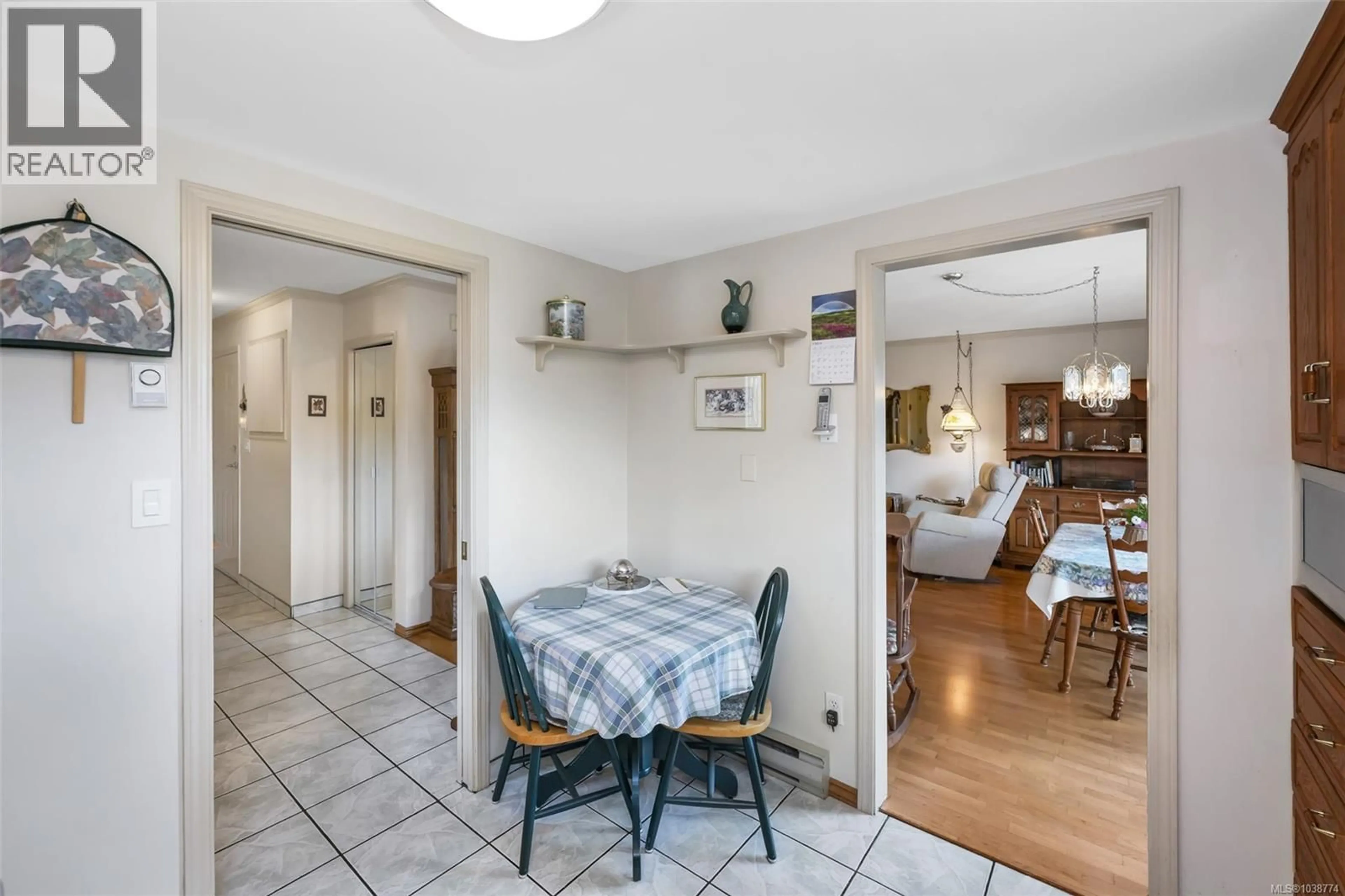 Unknown for 1 - 10001 FIFTH STREET, Sidney British Columbia V8L2X8