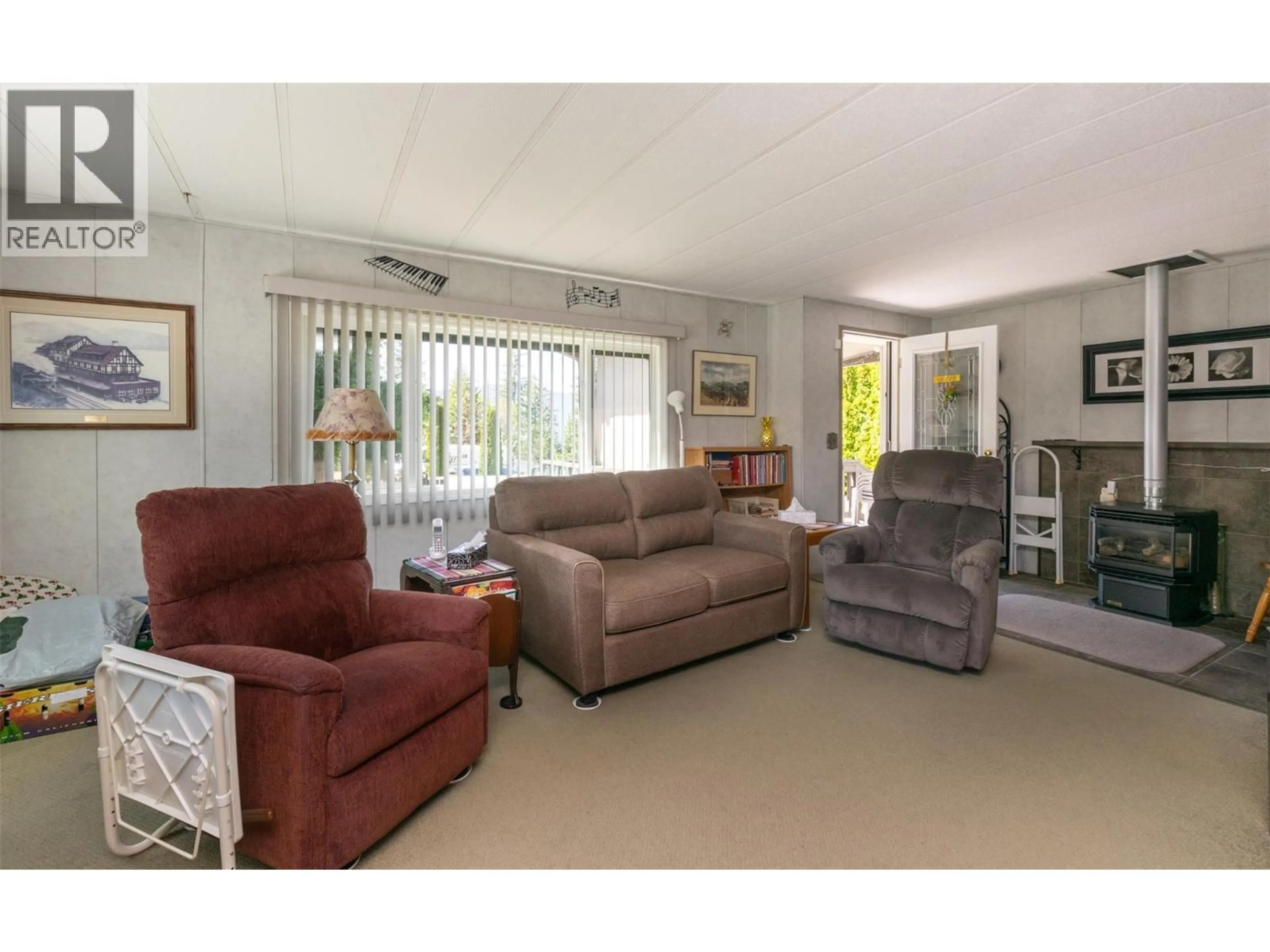 Living room with furniture, unknown for 103 - 1361 30TH STREET SOUTHEAST, Salmon Arm British Columbia V1E2N4