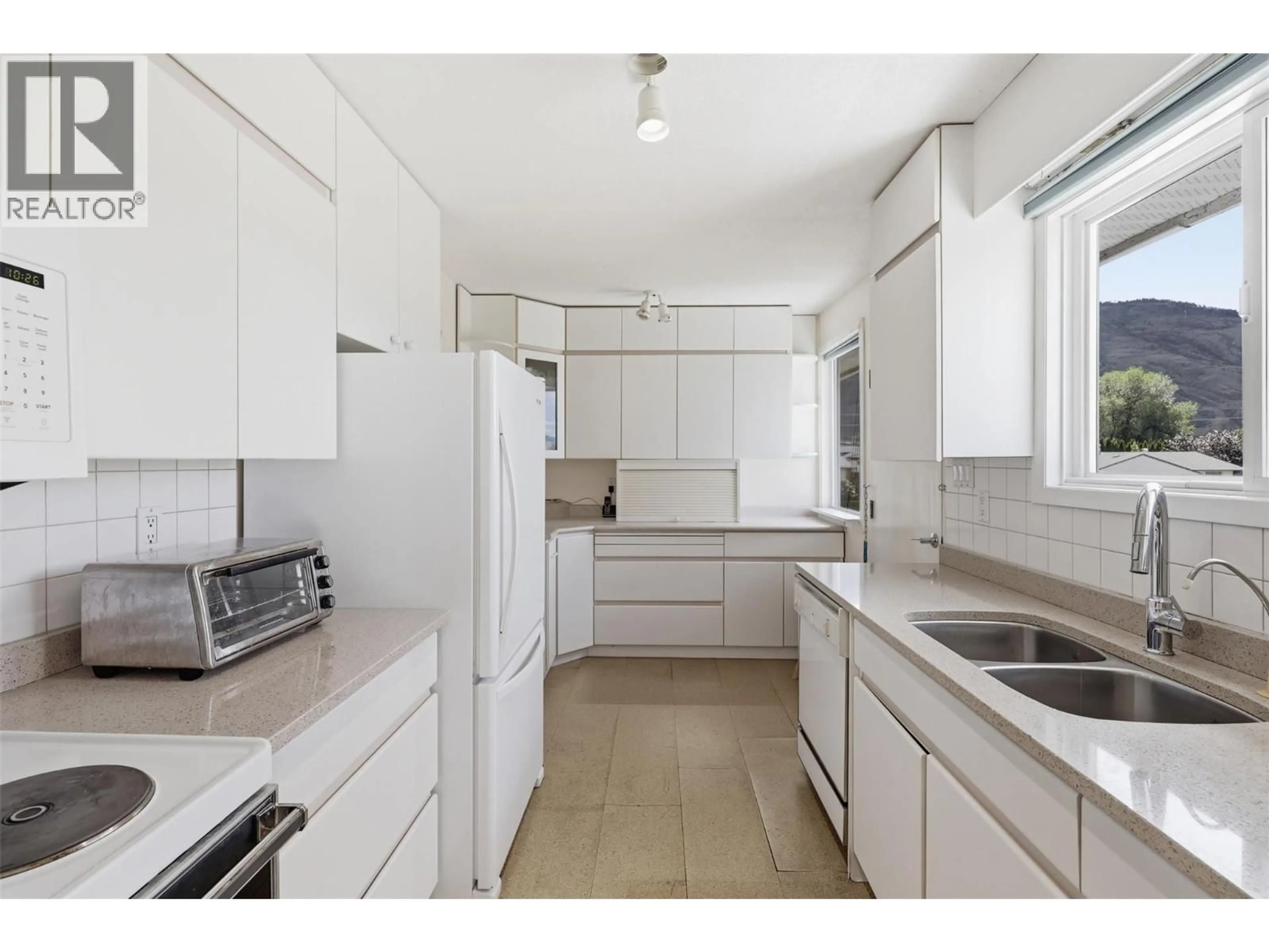 Unknown for 833 MCARTHUR DRIVE, Kamloops British Columbia V2B7H4