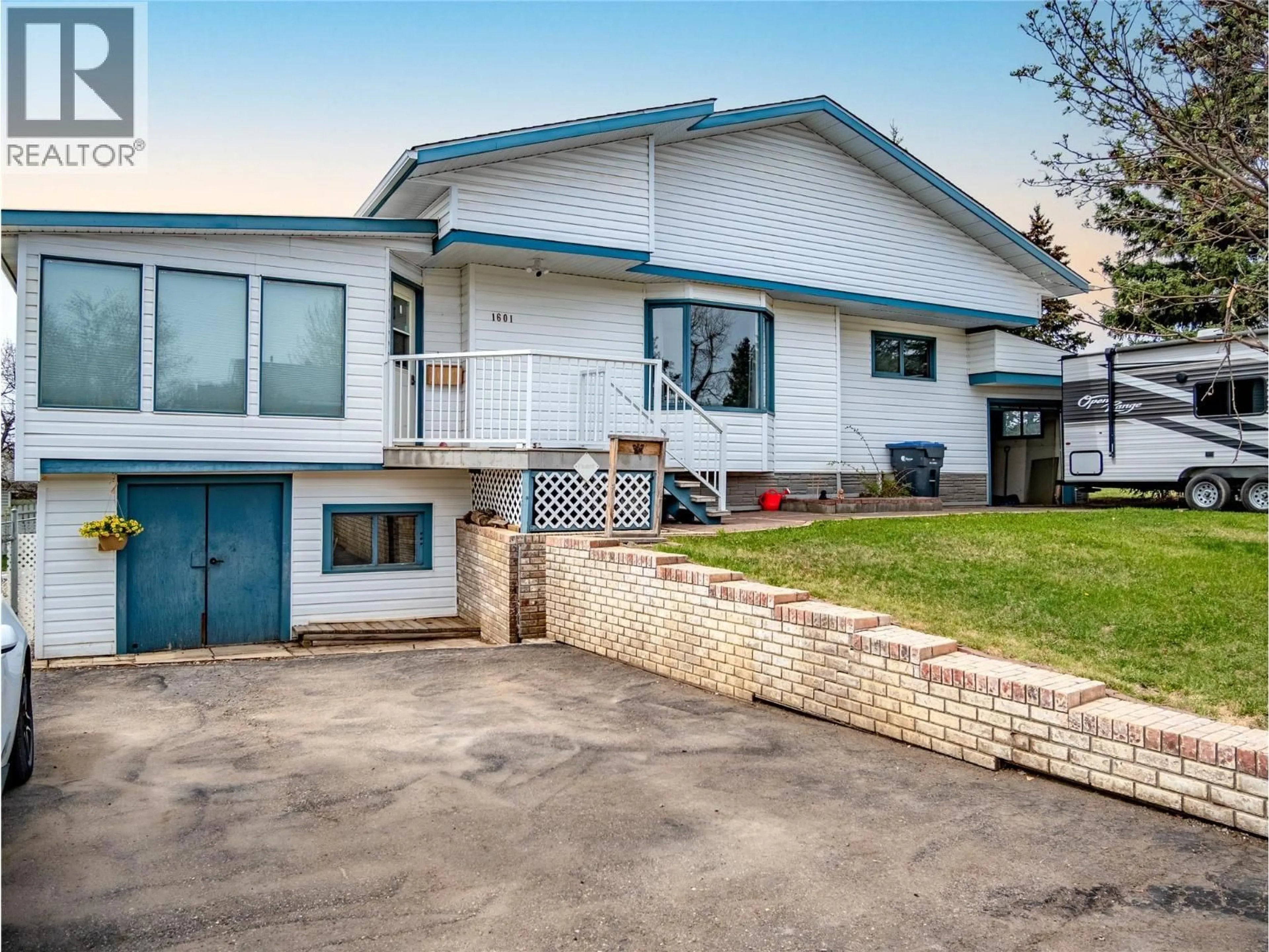 Unknown for 1601 94 AVENUE, Dawson Creek British Columbia V1G1H3