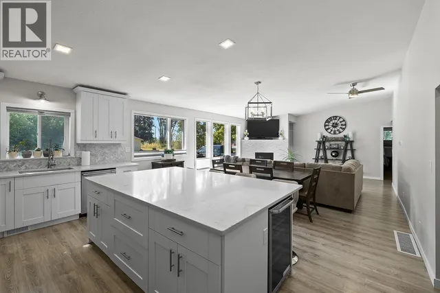 2239 MAYER ROAD, Kelowna 3