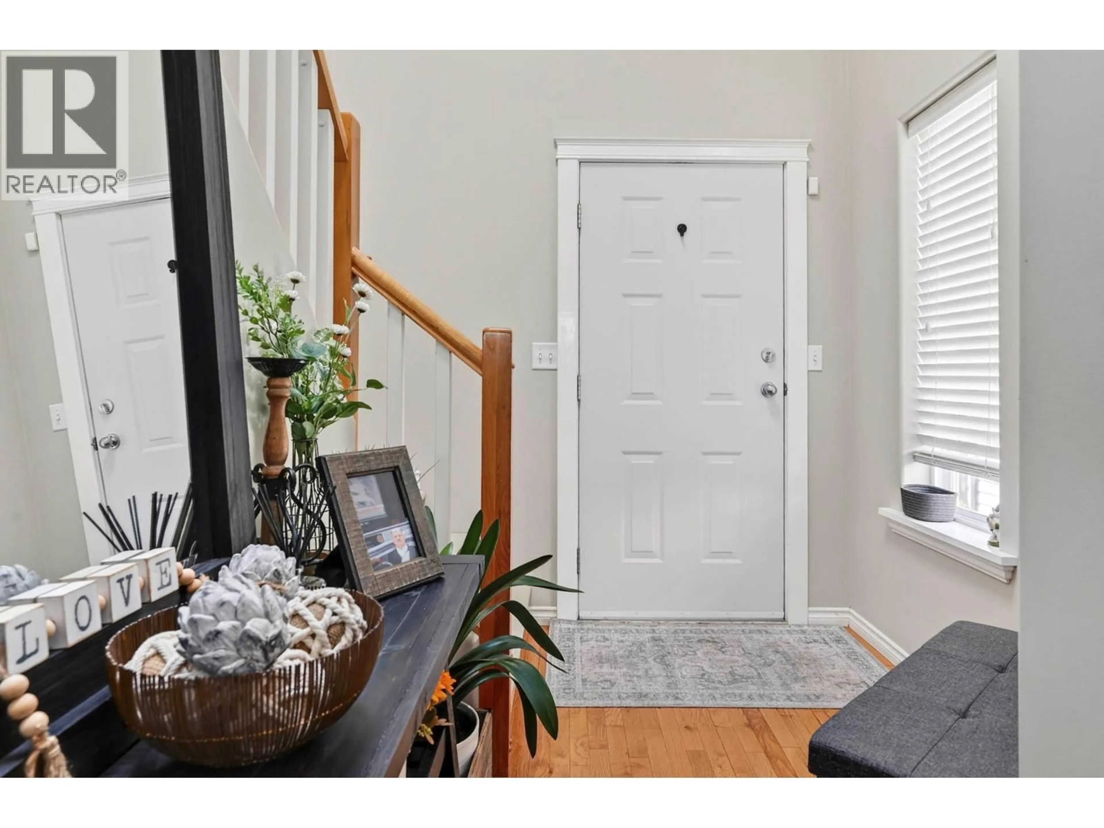 Indoor entryway for 1996 RAVEN CRESCENT, Kamloops British Columbia V2B8P5