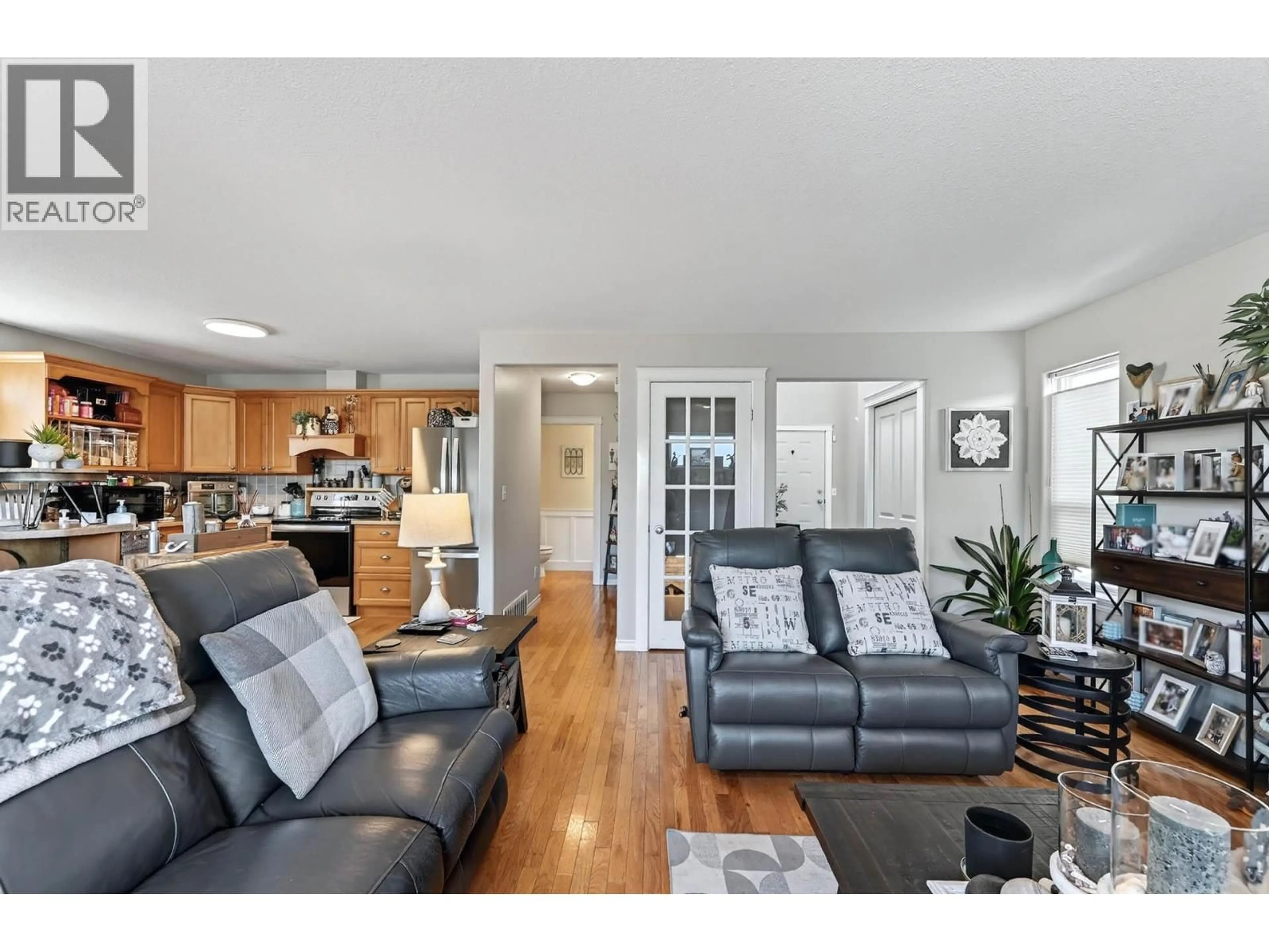 Living room with furniture, unknown for 1996 RAVEN CRESCENT, Kamloops British Columbia V2B8P5