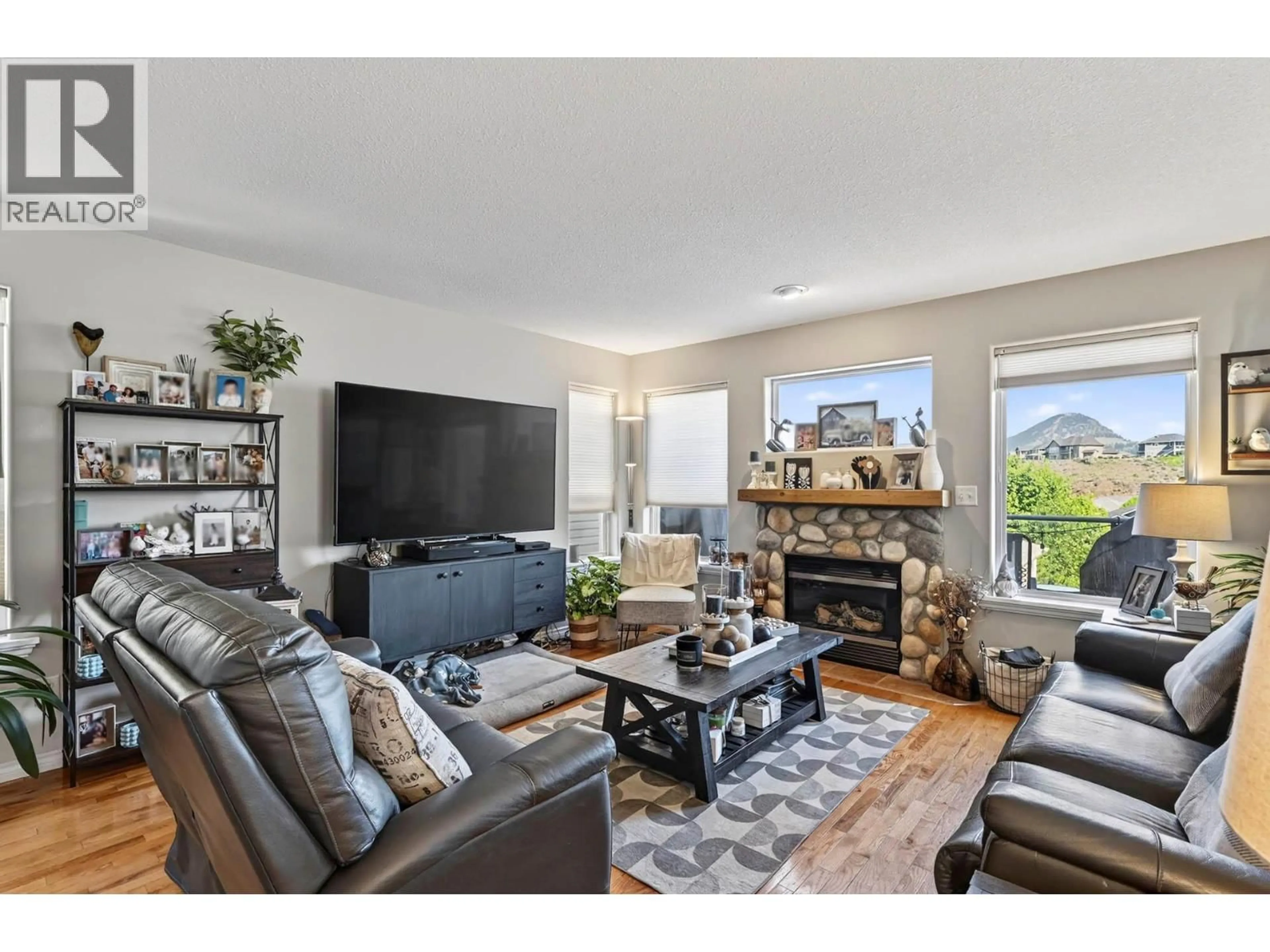 Living room with furniture, unknown for 1996 RAVEN CRESCENT, Kamloops British Columbia V2B8P5
