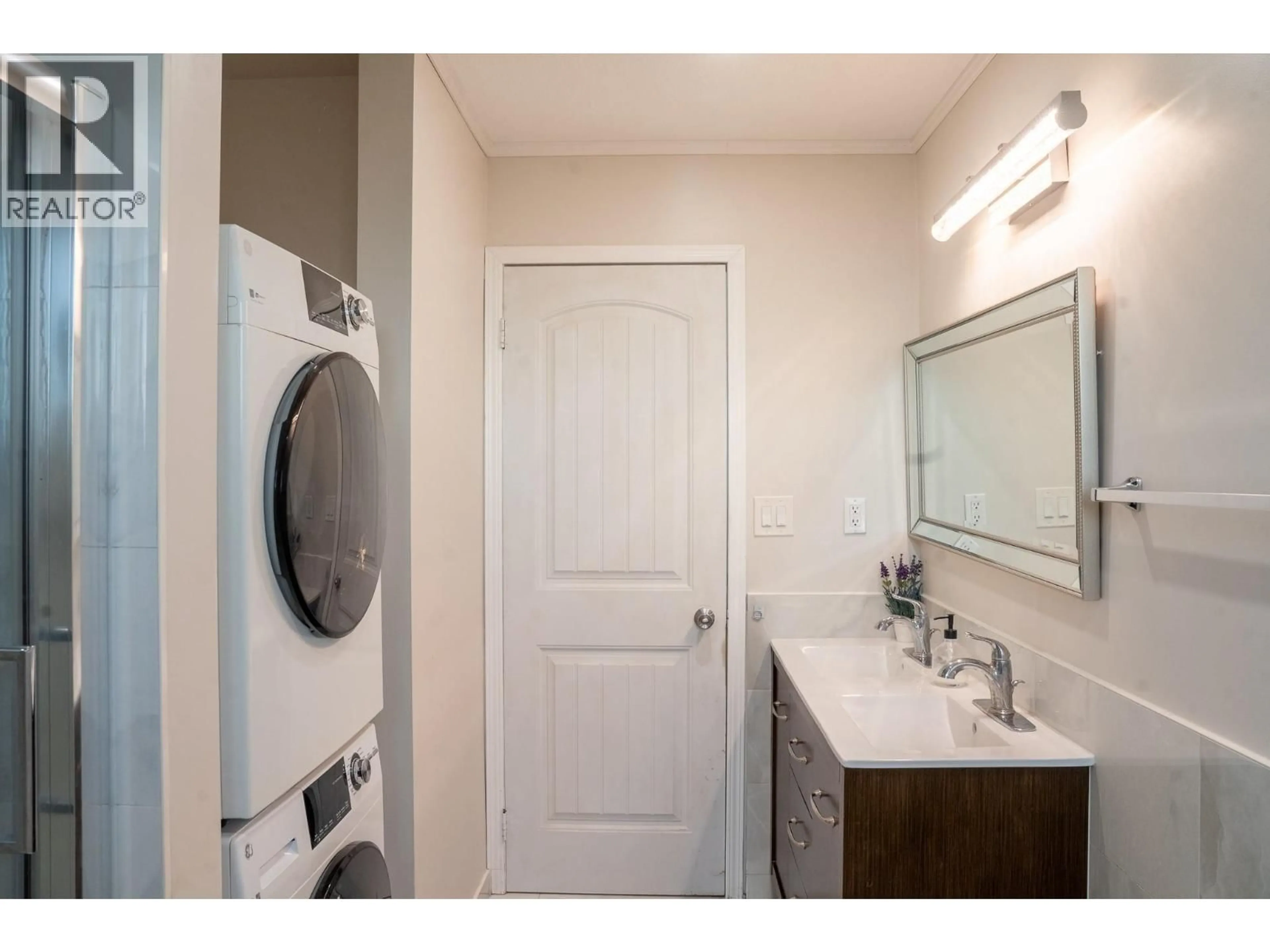 Standard bathroom, unknown for 610 ZIPRICK ROAD, Rutland British Columbia V1X5R5