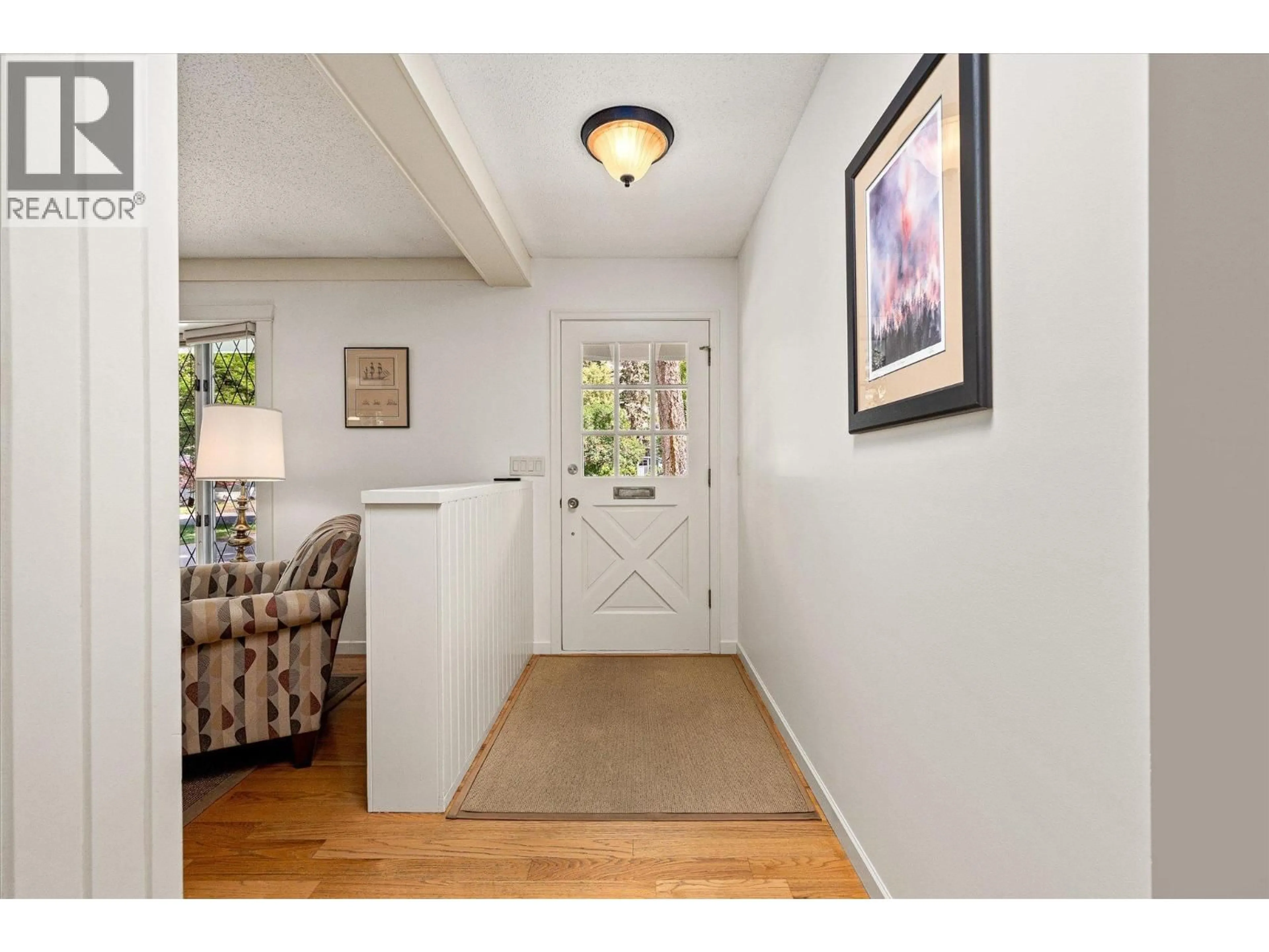Indoor entryway for 811 CORONADO CRESCENT, Kelowna British Columbia V1W2K5