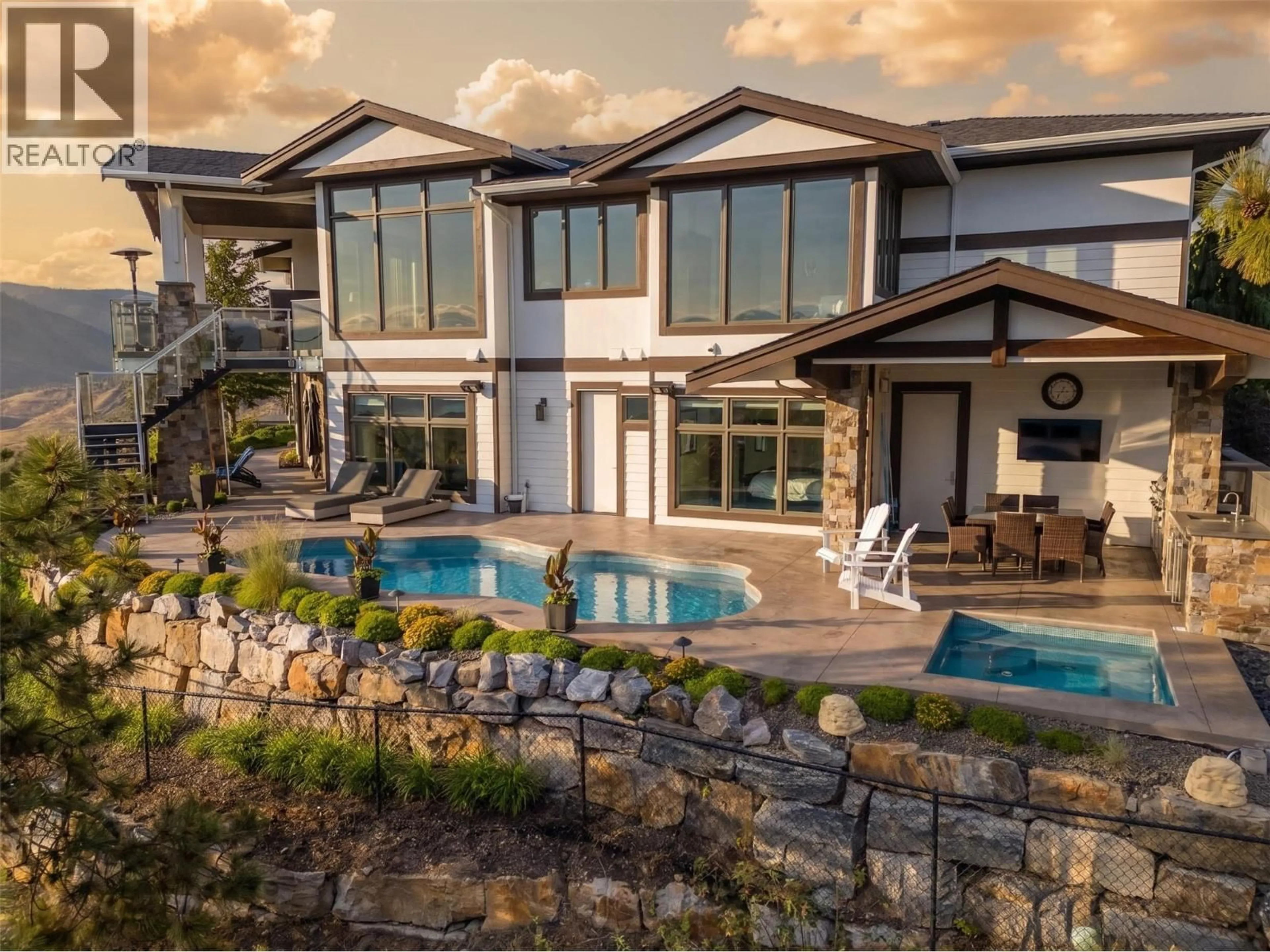 Home with vinyl exterior material, unknown for 162 SKYLAND DRIVE, Kelowna British Columbia V1V3A1