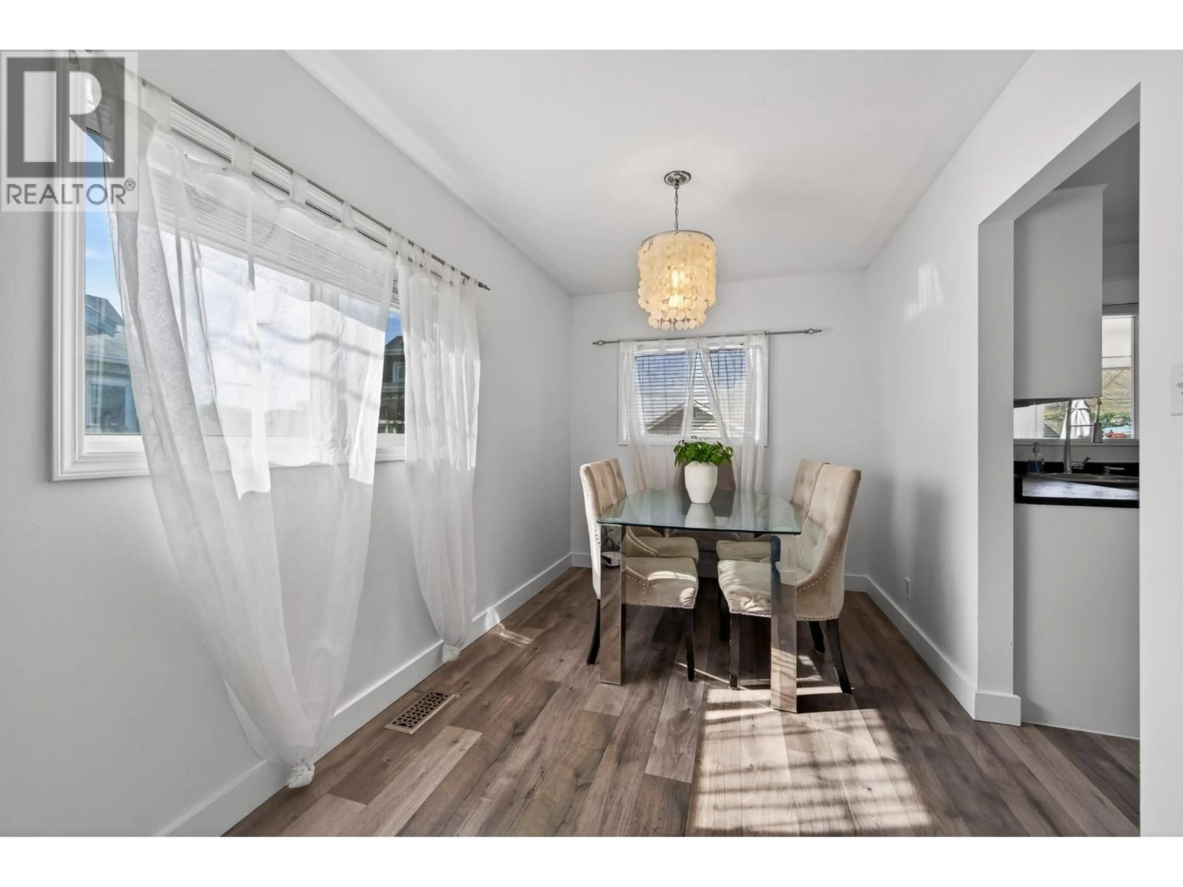 Dining room, wood/laminate floor for 912 ST PAUL STREET, Kamloops British Columbia V2C2K7