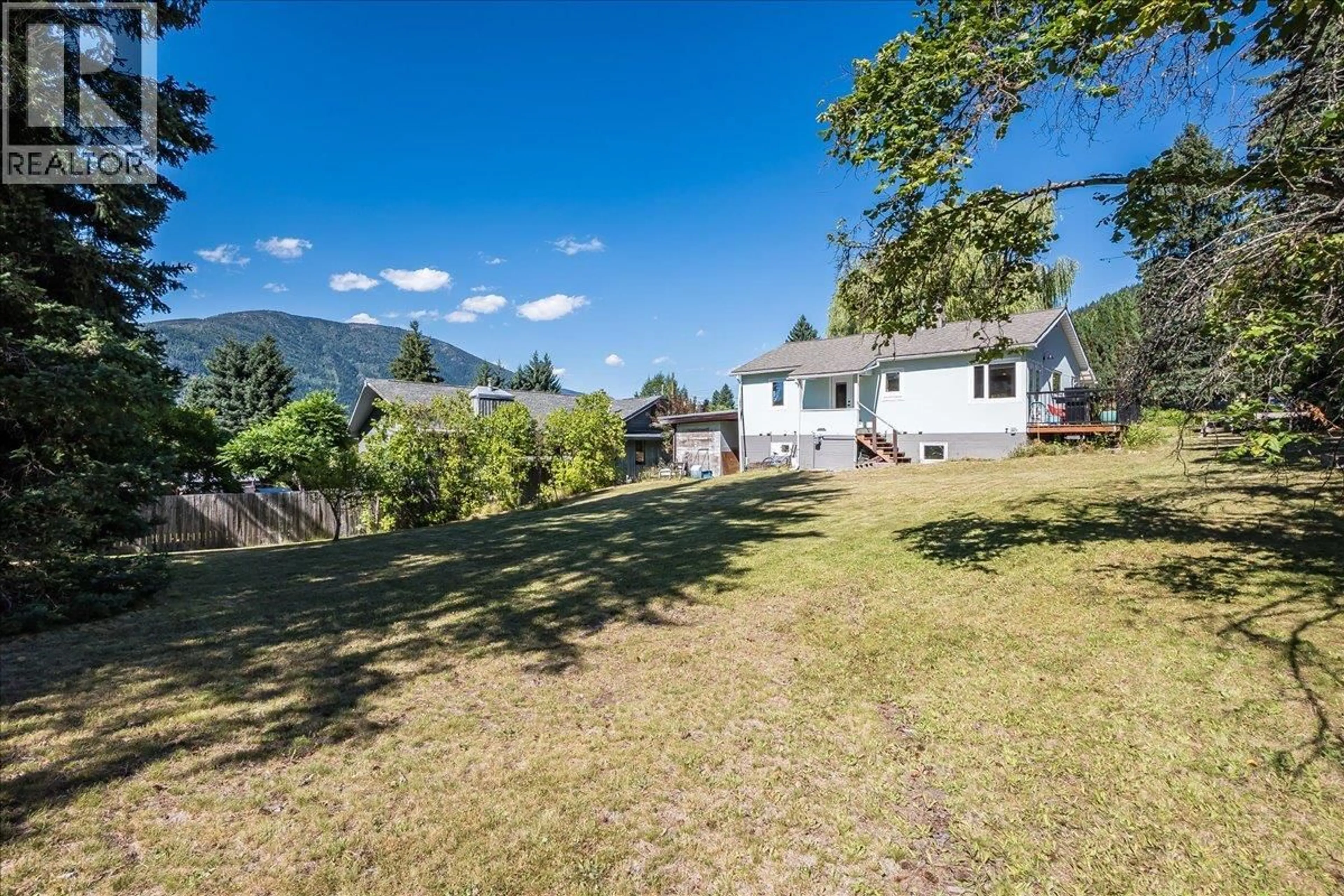A pic from outside/outdoor area/front of a property/back of a property/a pic from drone, mountain view for 1922 KOOTENAY STREET, Nelson British Columbia V1L1M4