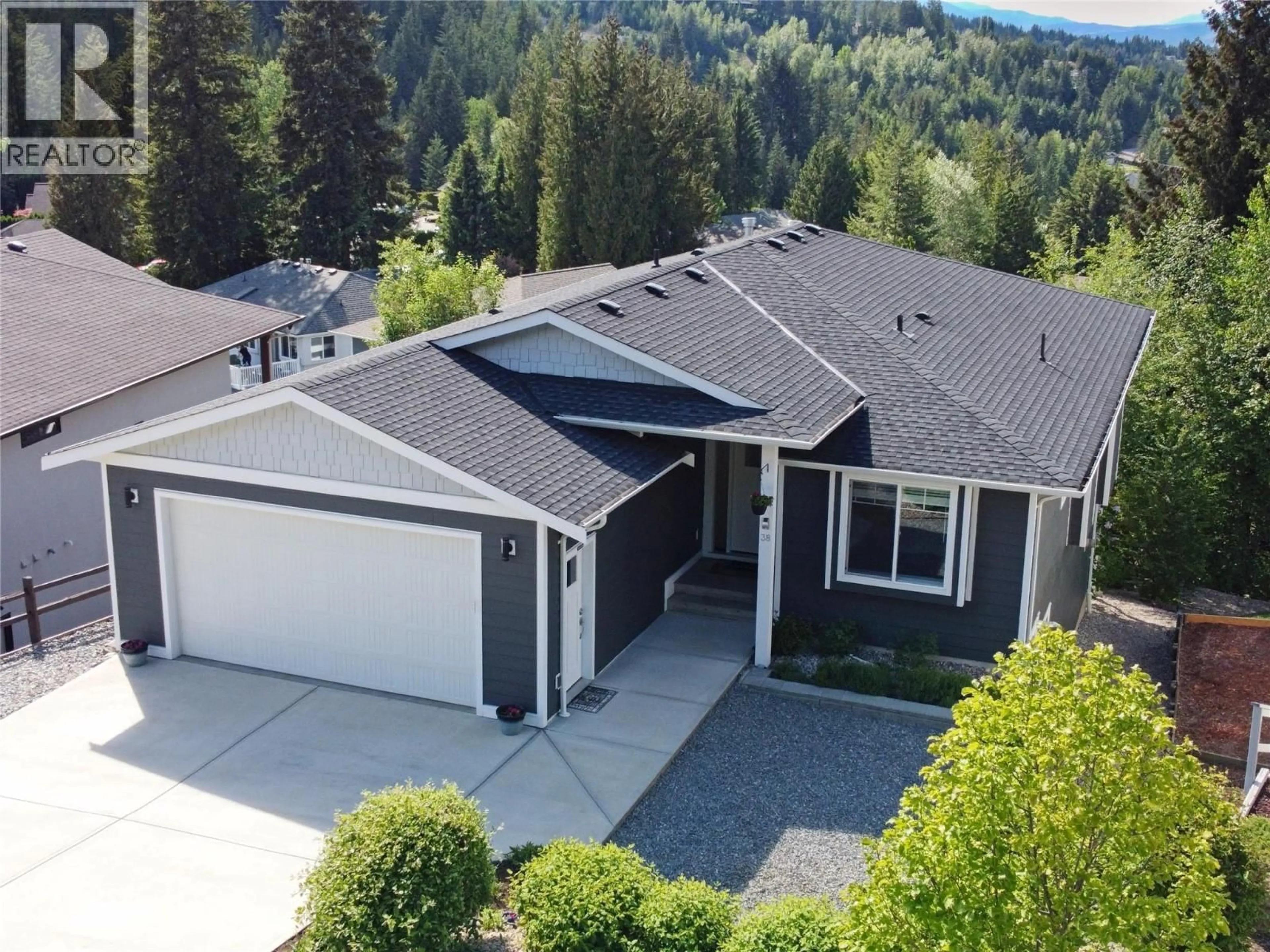 A pic from outside/outdoor area/front of a property/back of a property/a pic from drone, street for 38 - 2592 ALPEN PARADIES ROAD, Blind Bay British Columbia V0E1H1