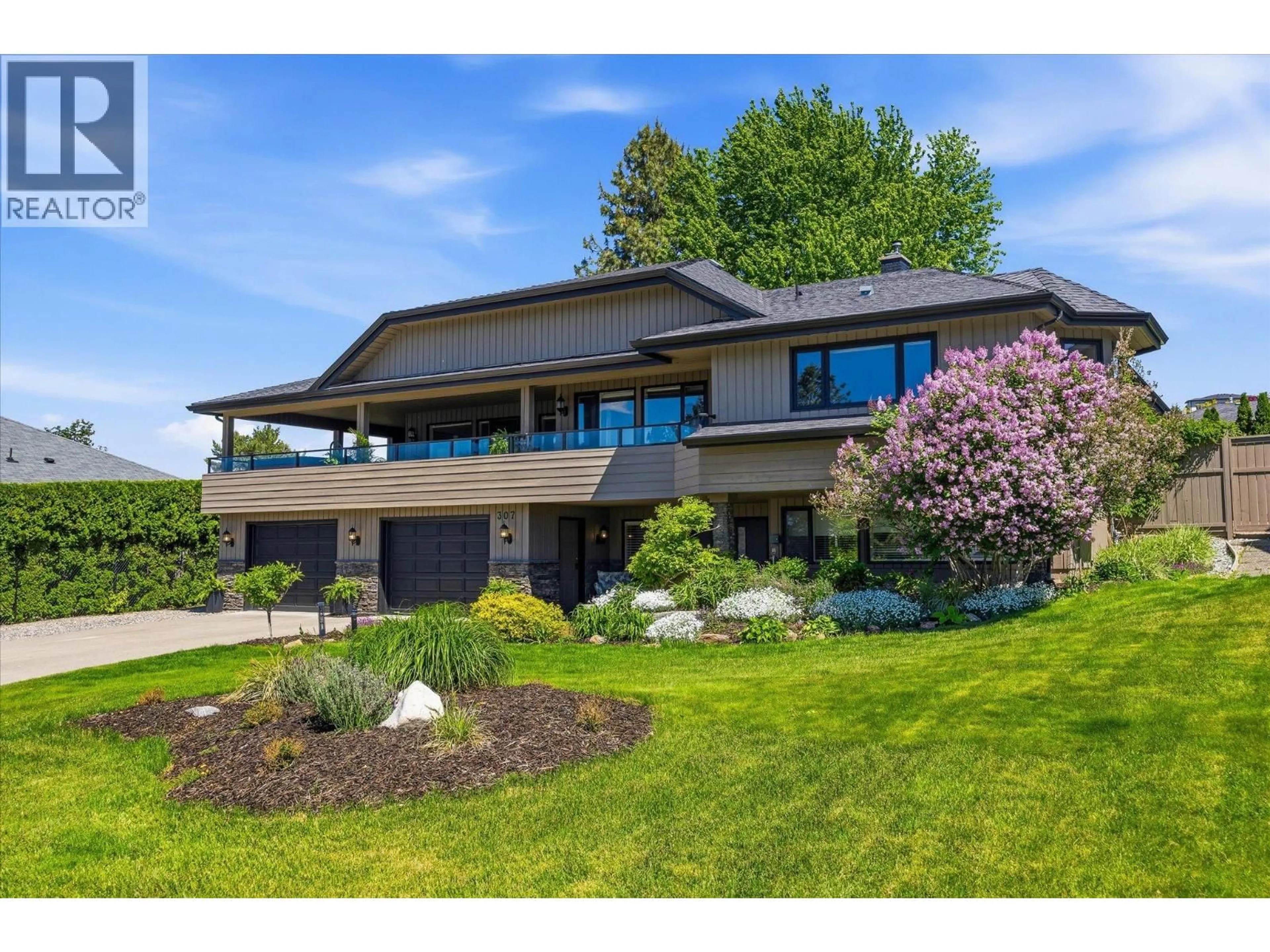 Home with vinyl exterior material, unknown for 307 STELLAR DRIVE, Kelowna British Columbia V1W4K5