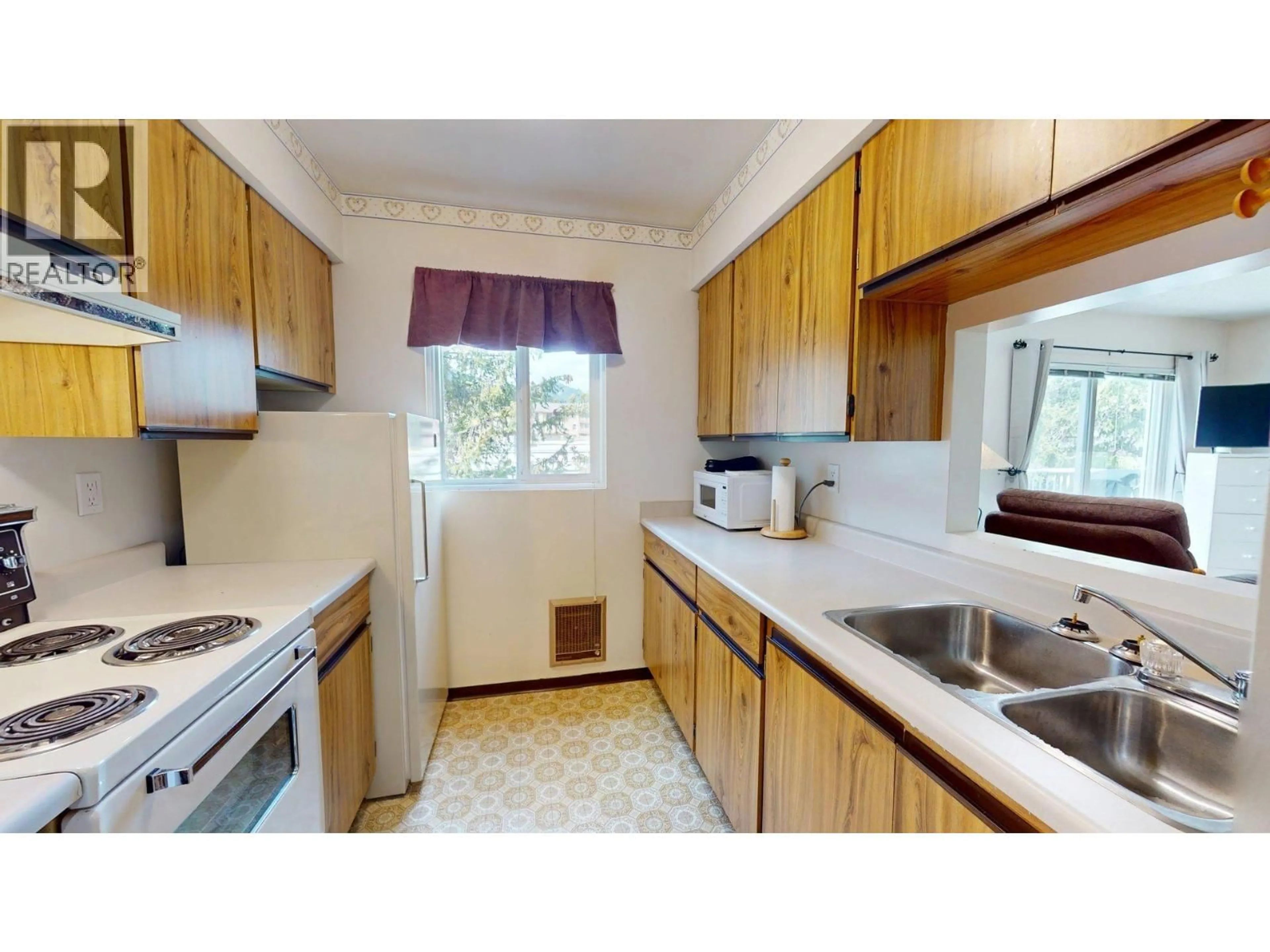 Standard kitchen, unknown for 307 - 501 ELK STREET, Elkford British Columbia V0B1H0
