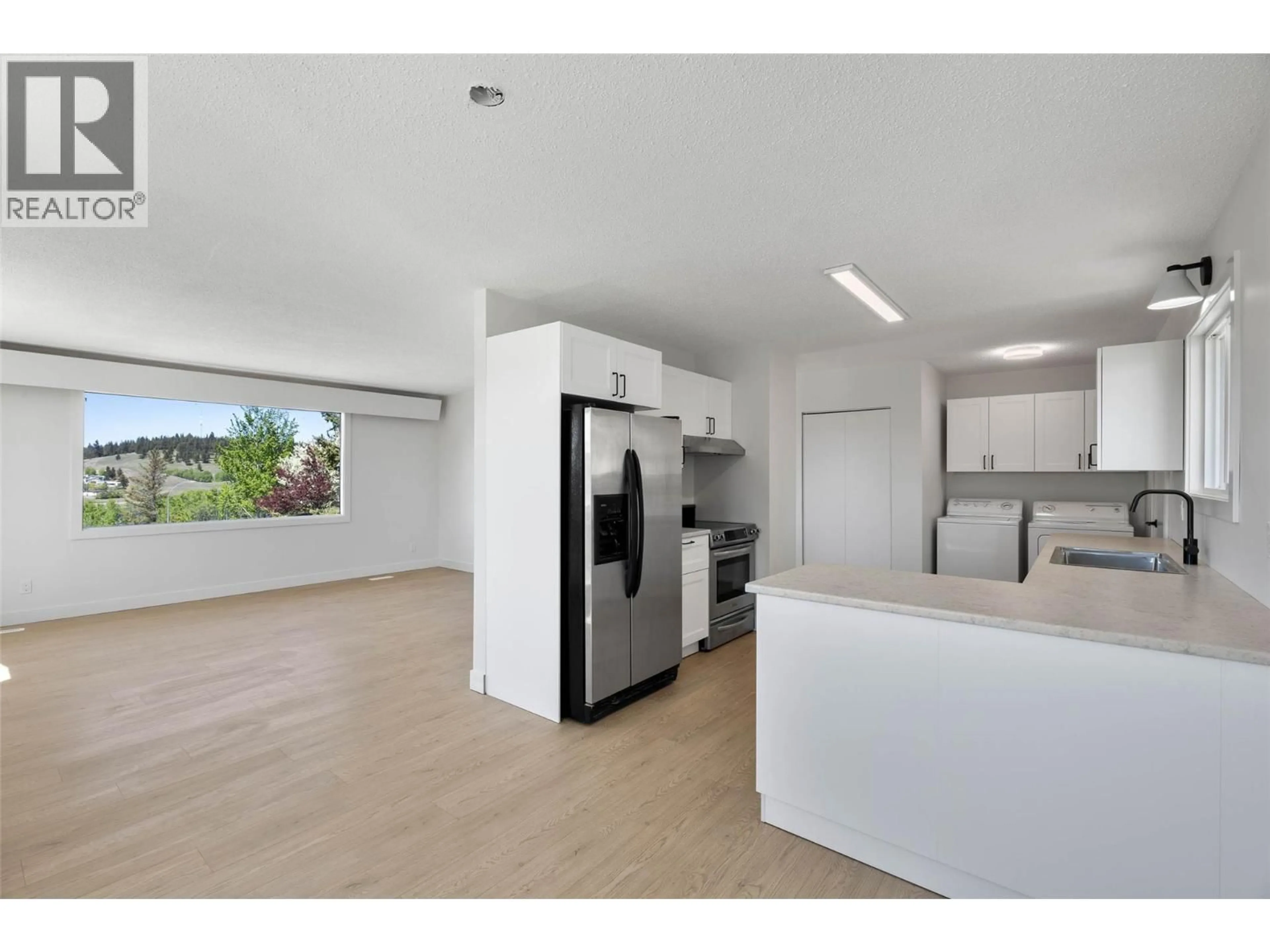 Open concept kitchen, unknown for 11 JASPER DRIVE, Logan Lake British Columbia V0K1W0