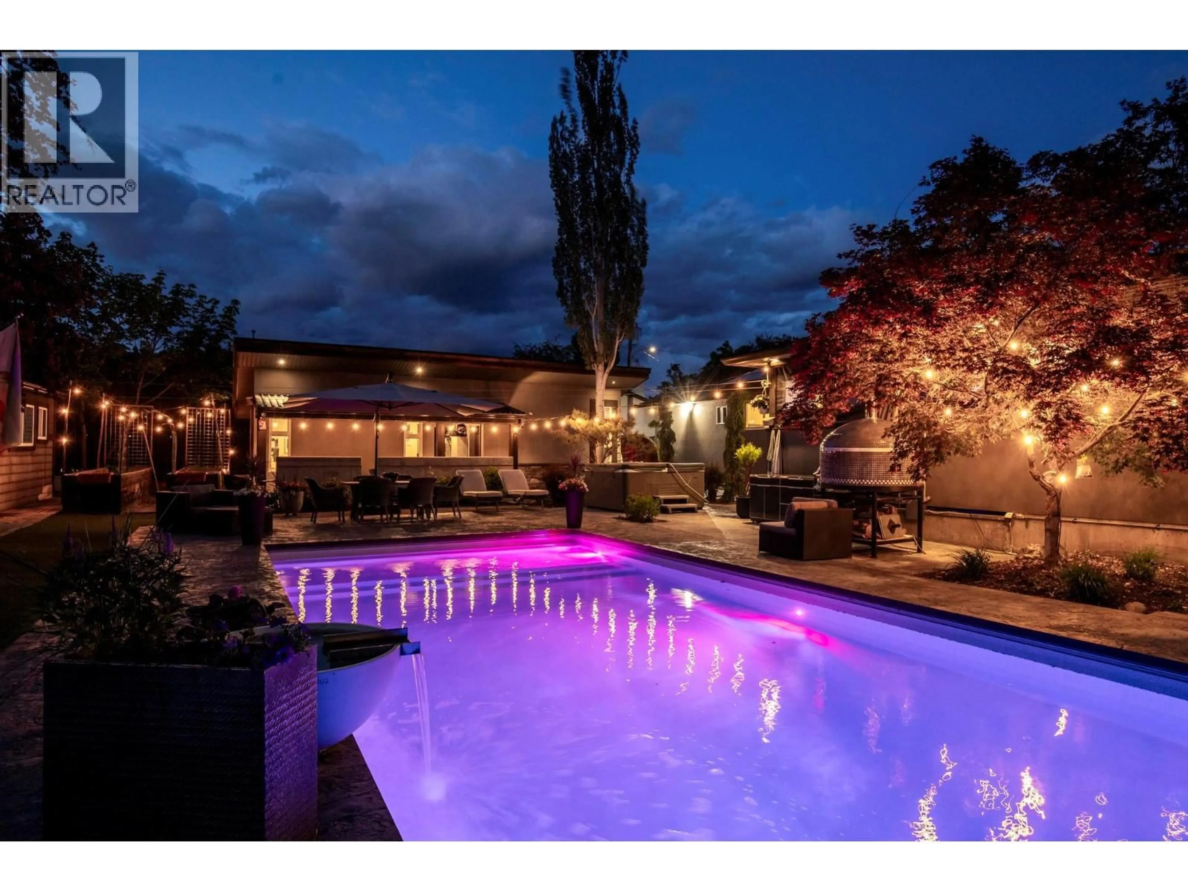 Pool for 350 YATES ROAD, Kelowna British Columbia V1V1R5