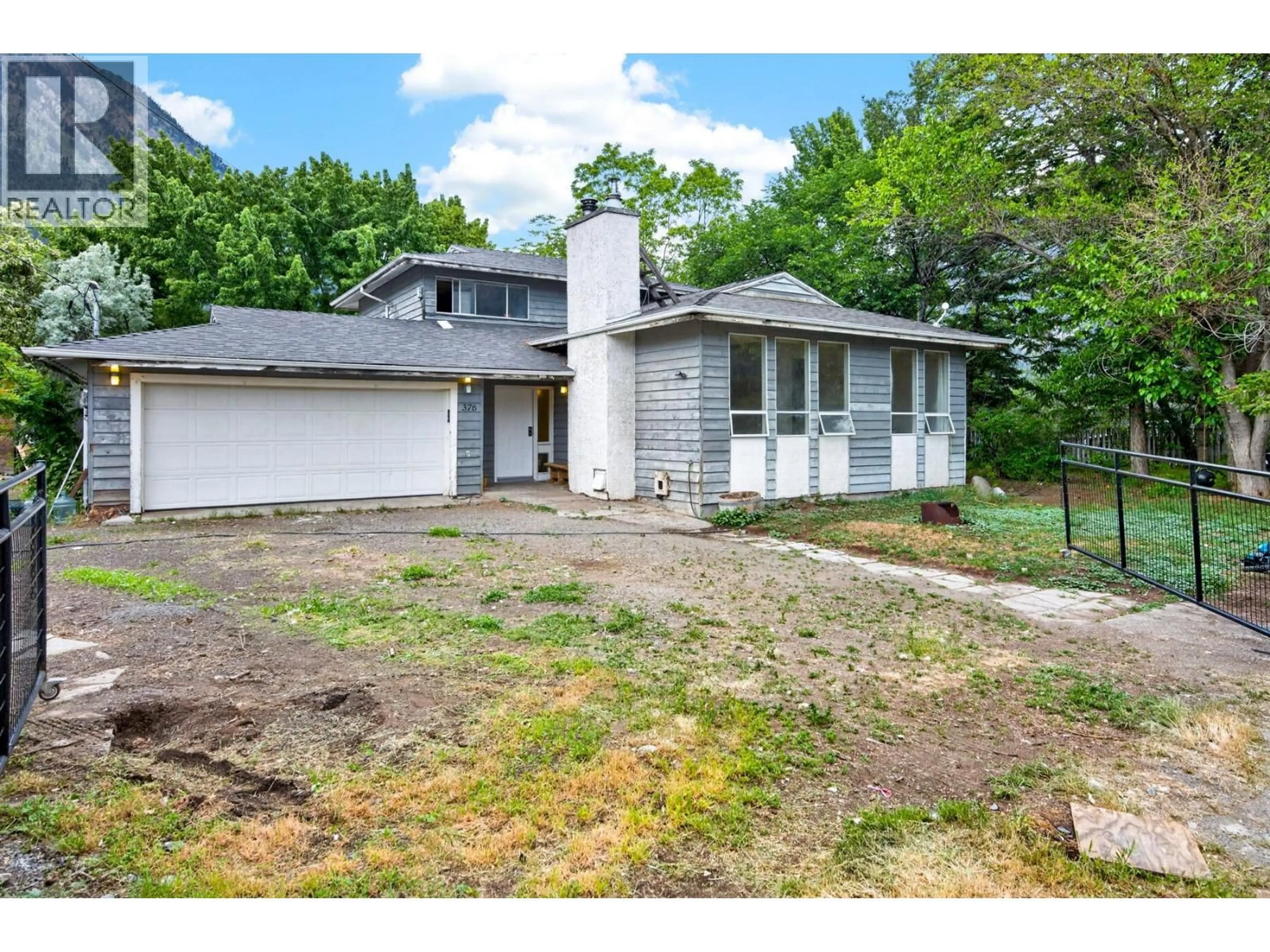 A pic from outside/outdoor area/front of a property/back of a property/a pic from drone, street for 376 HOLLYWOOD CRESCENT, Lillooet British Columbia V0K1V0
