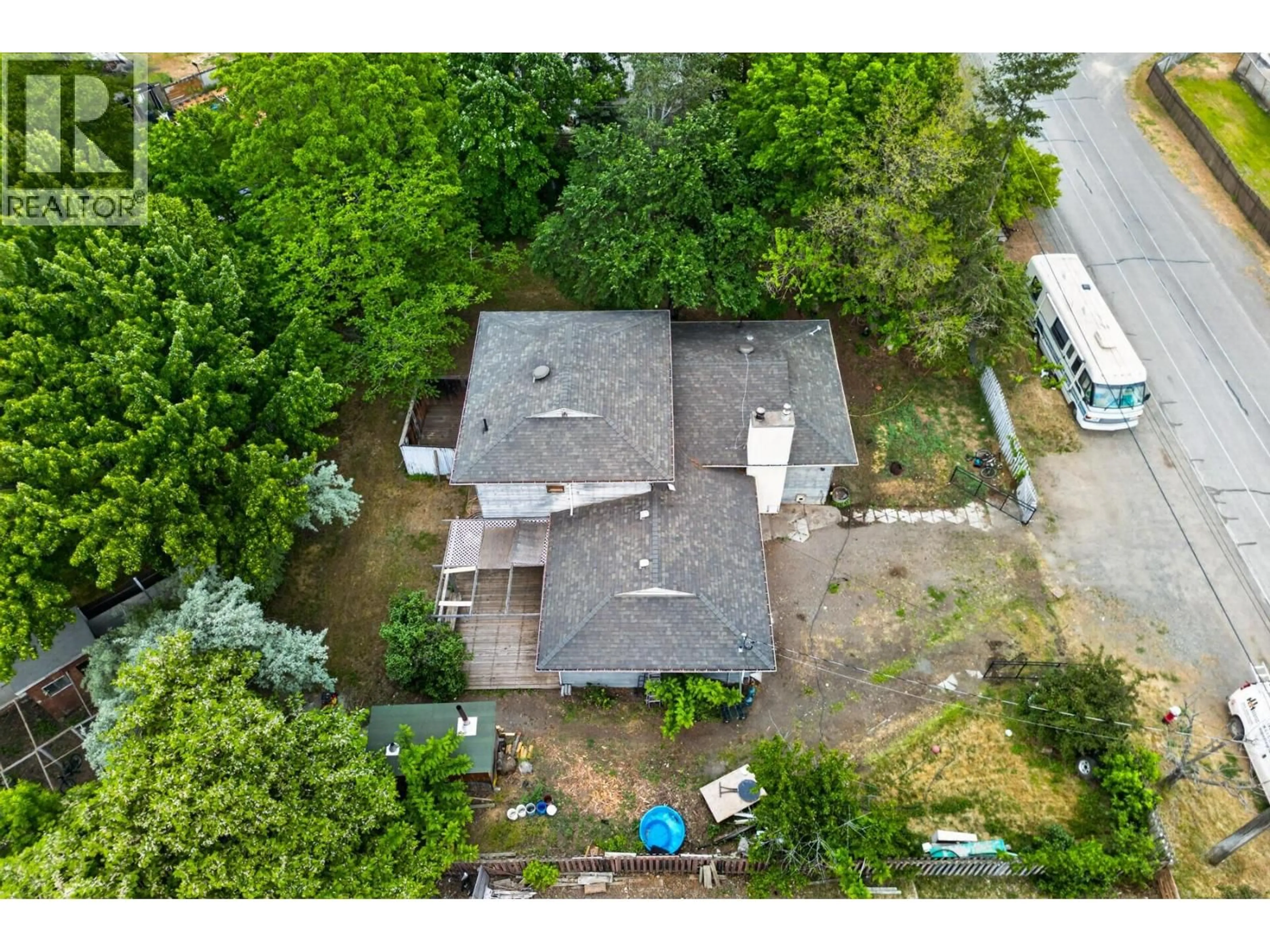 A pic from outside/outdoor area/front of a property/back of a property/a pic from drone, street for 376 HOLLYWOOD CRESCENT, Lillooet British Columbia V0K1V0
