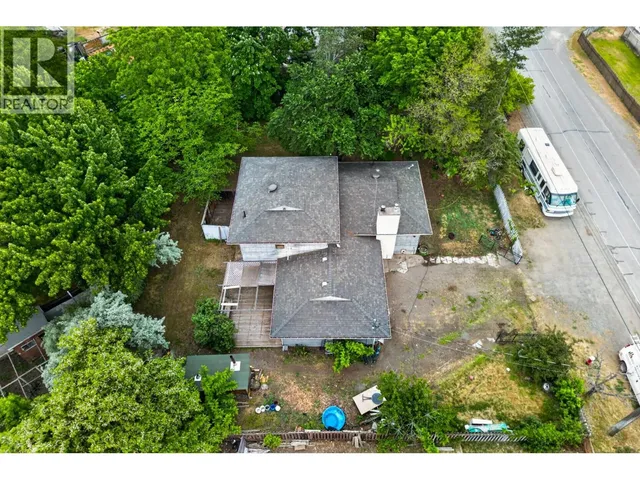 376 HOLLYWOOD CRESCENT, Lillooet 2