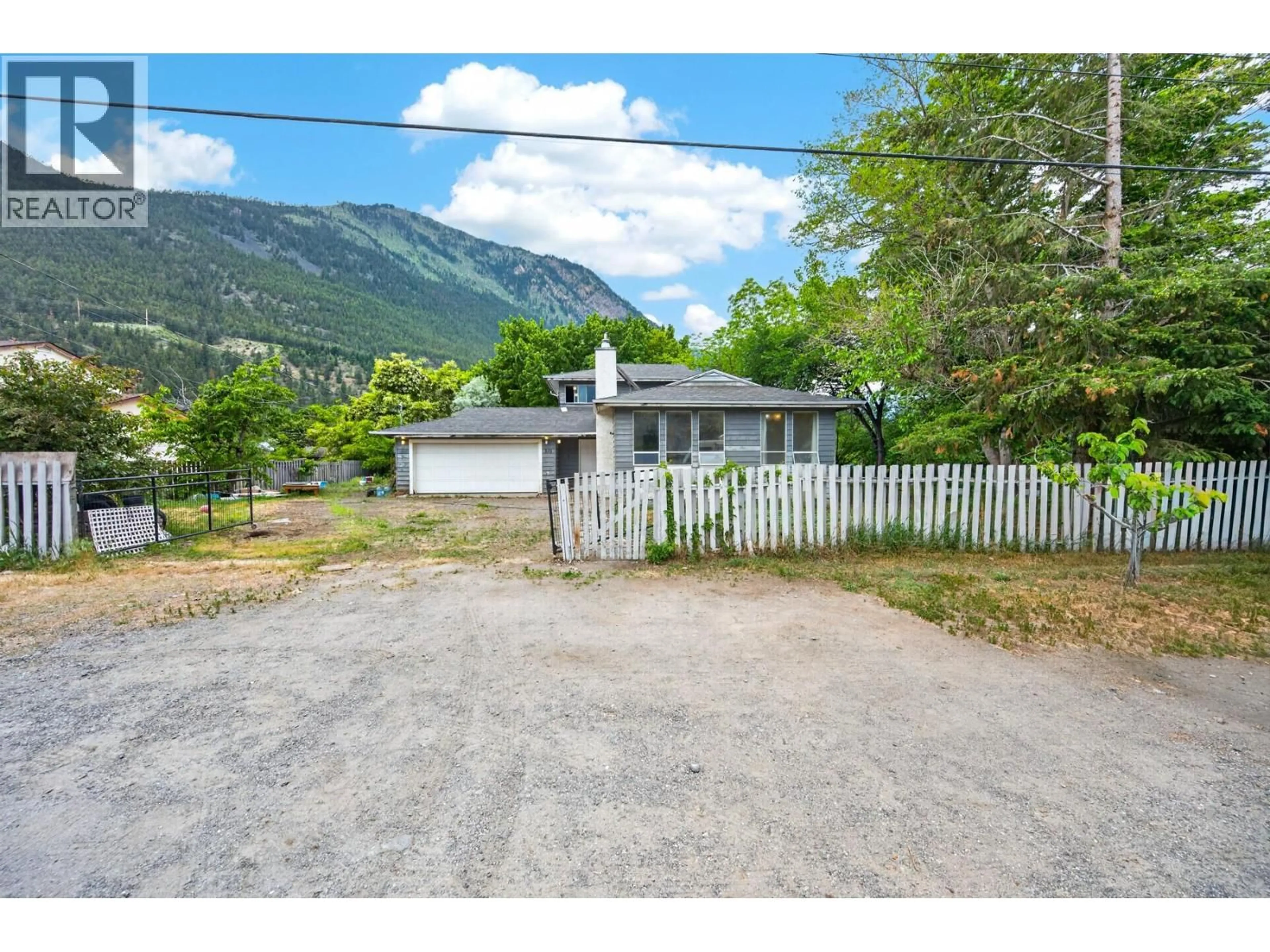 A pic from outside/outdoor area/front of a property/back of a property/a pic from drone, mountain view for 376 HOLLYWOOD CRESCENT, Lillooet British Columbia V0K1V0