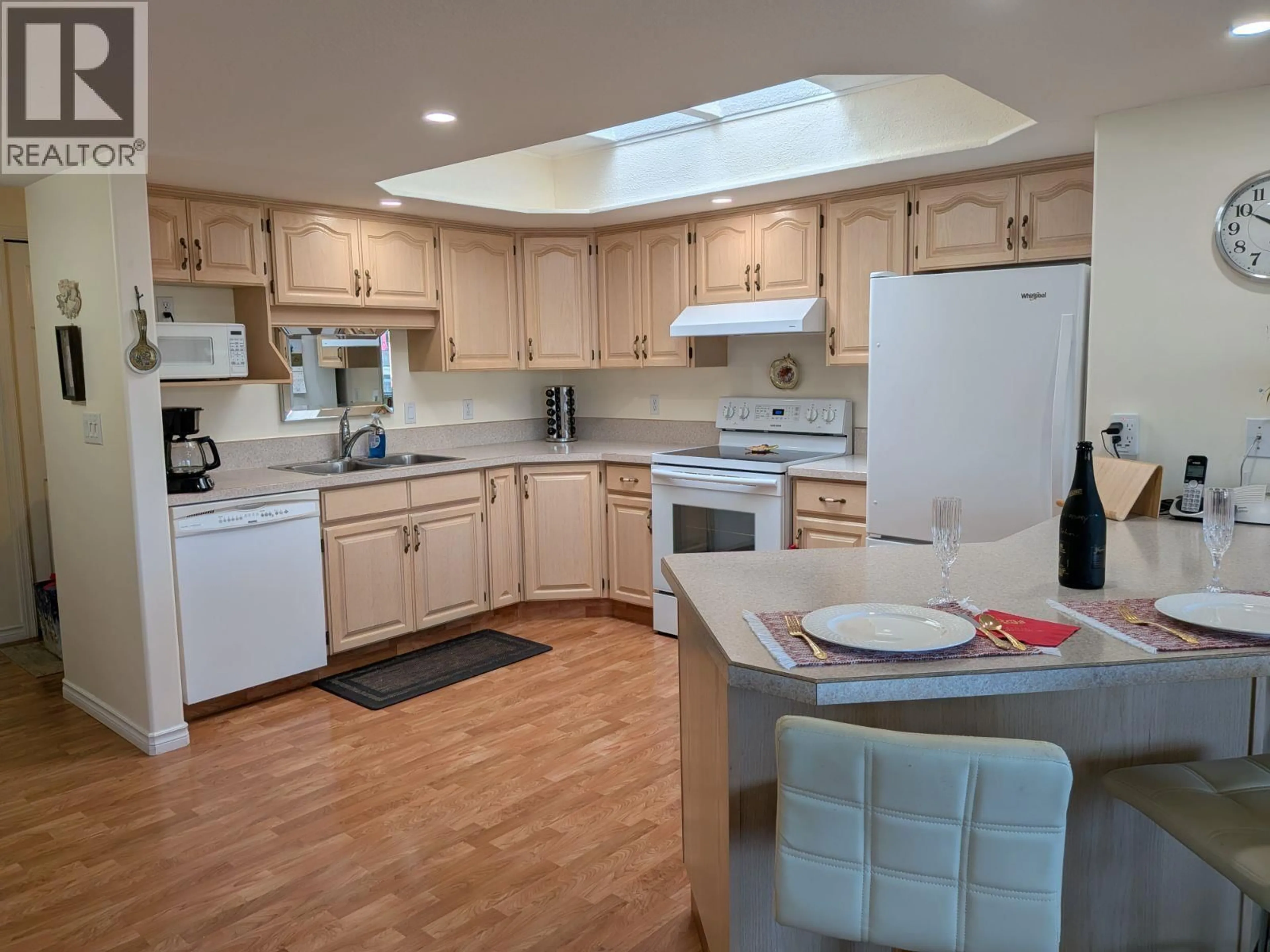 Standard kitchen, unknown for 311 - 3595 SKAHA LAKE ROAD, Penticton British Columbia V2A7K2