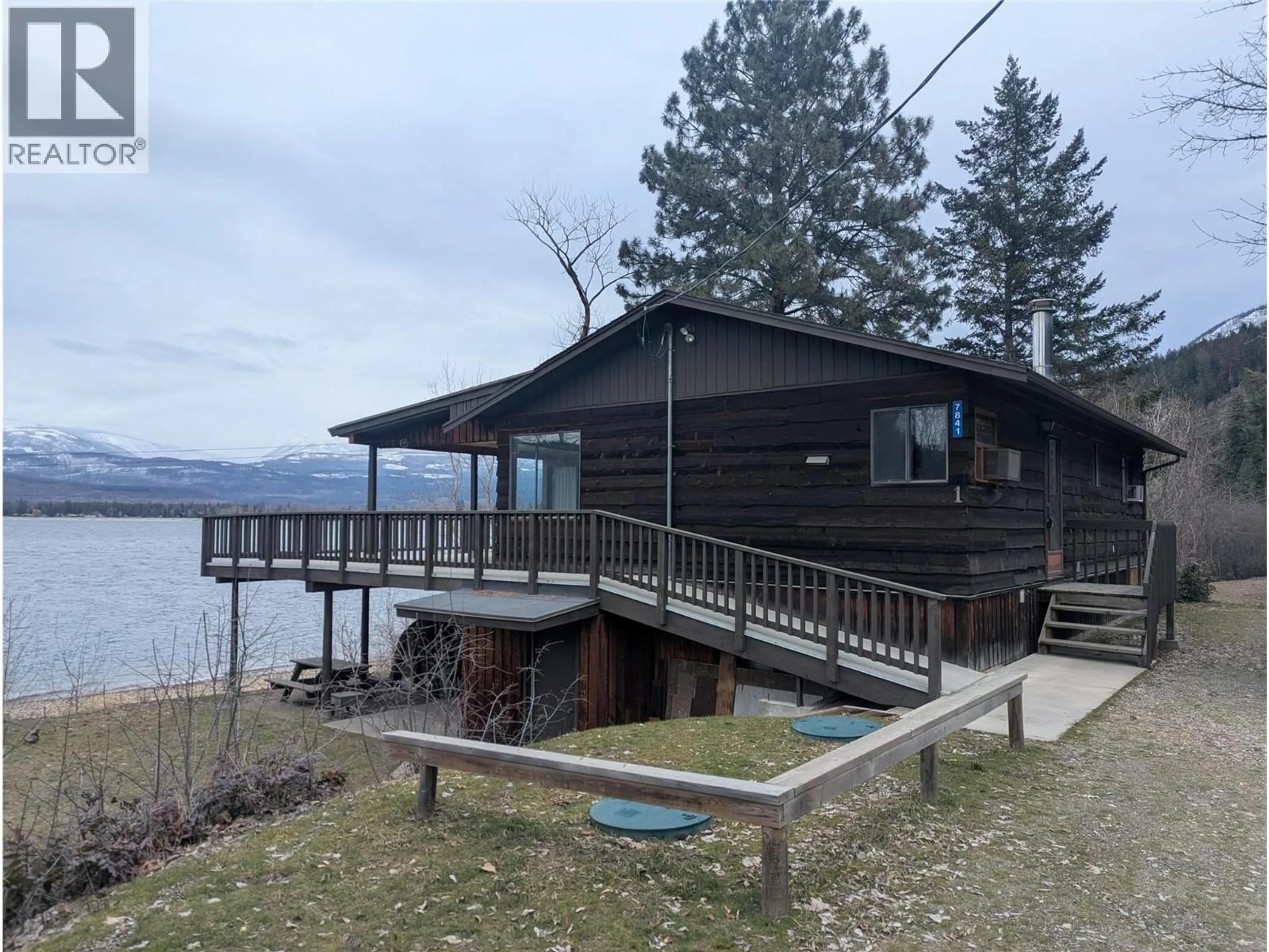 A pic from outside/outdoor area/front of a property/back of a property/a pic from drone, water/lake/river/ocean view for 7841 FRONTAGE LANE, Chase British Columbia V0E1M1