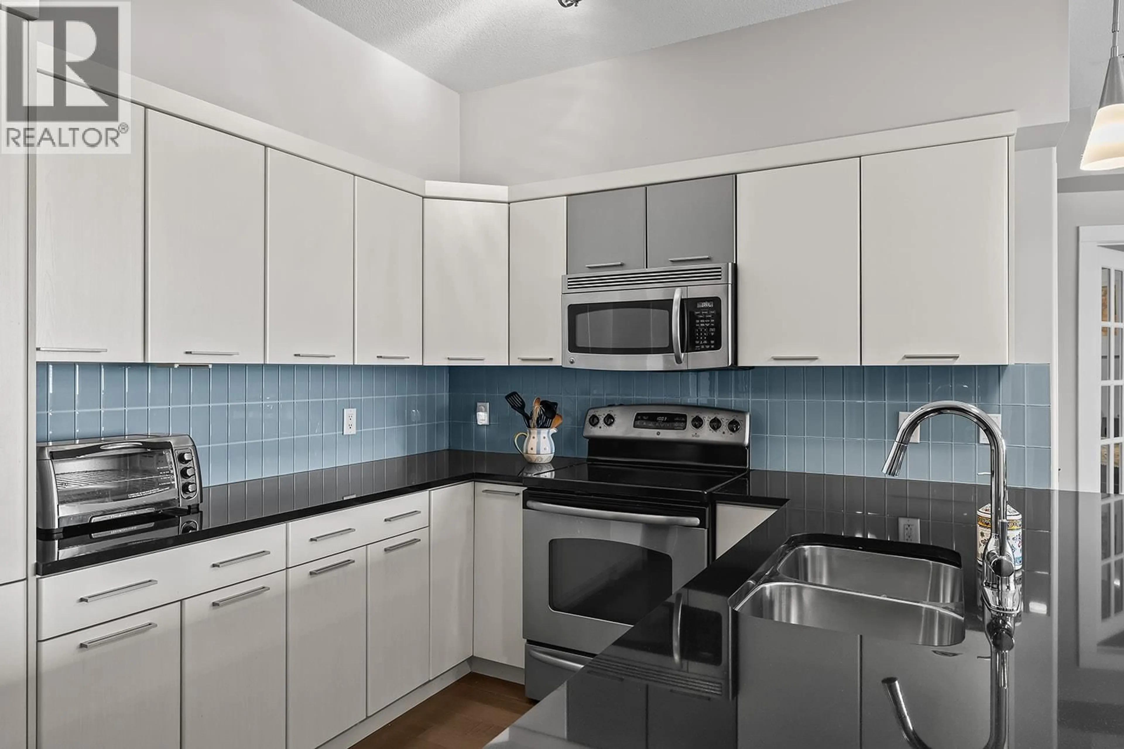 Standard kitchen, ceramic/tile floor for 510 - 3645 CARRINGTON ROAD, West Kelowna British Columbia V4T3G9