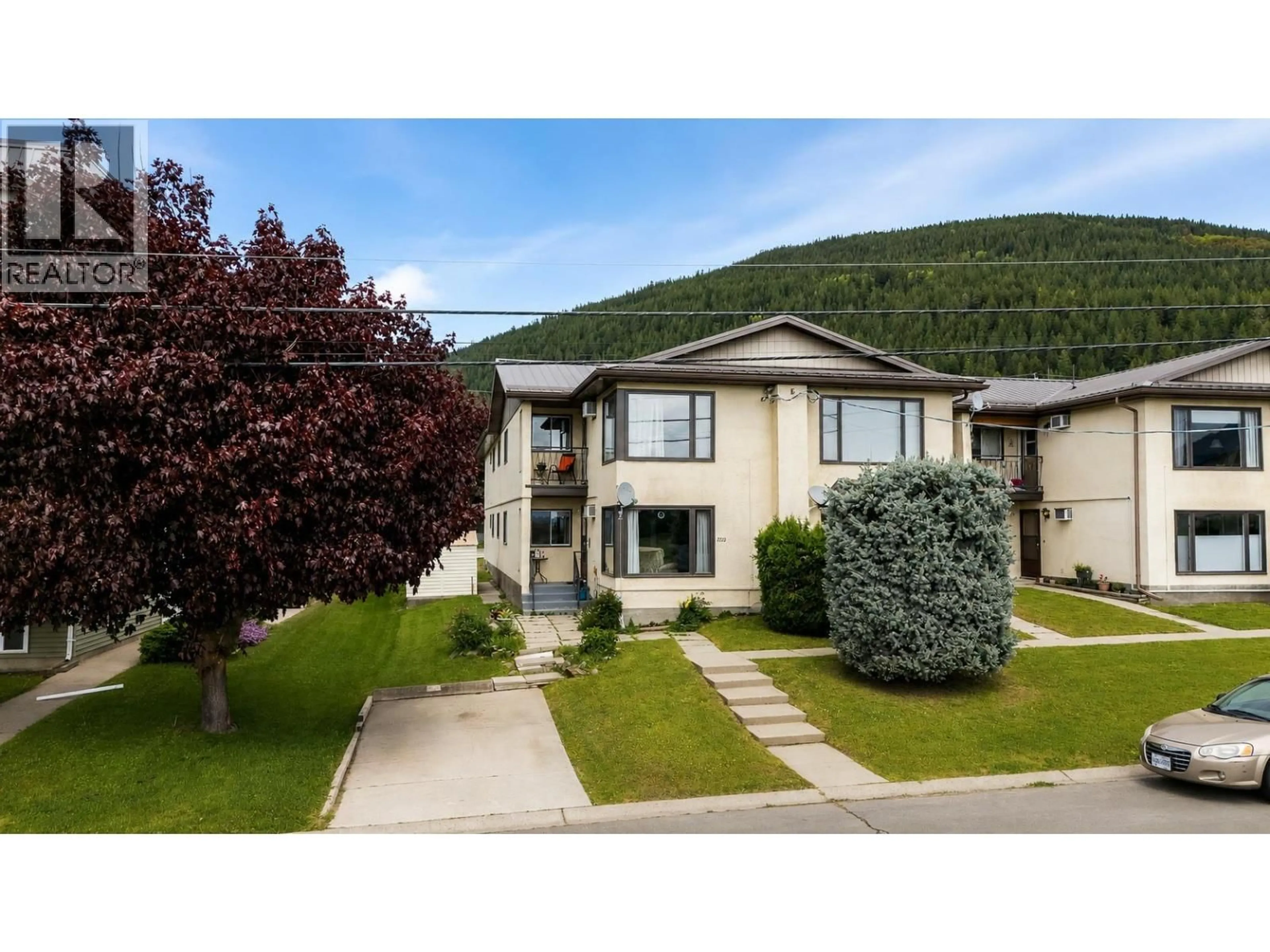 A pic from outside/outdoor area/front of a property/back of a property/a pic from drone, mountain view for 1720 HILLSIDE STREET, Creston British Columbia V0B1G5