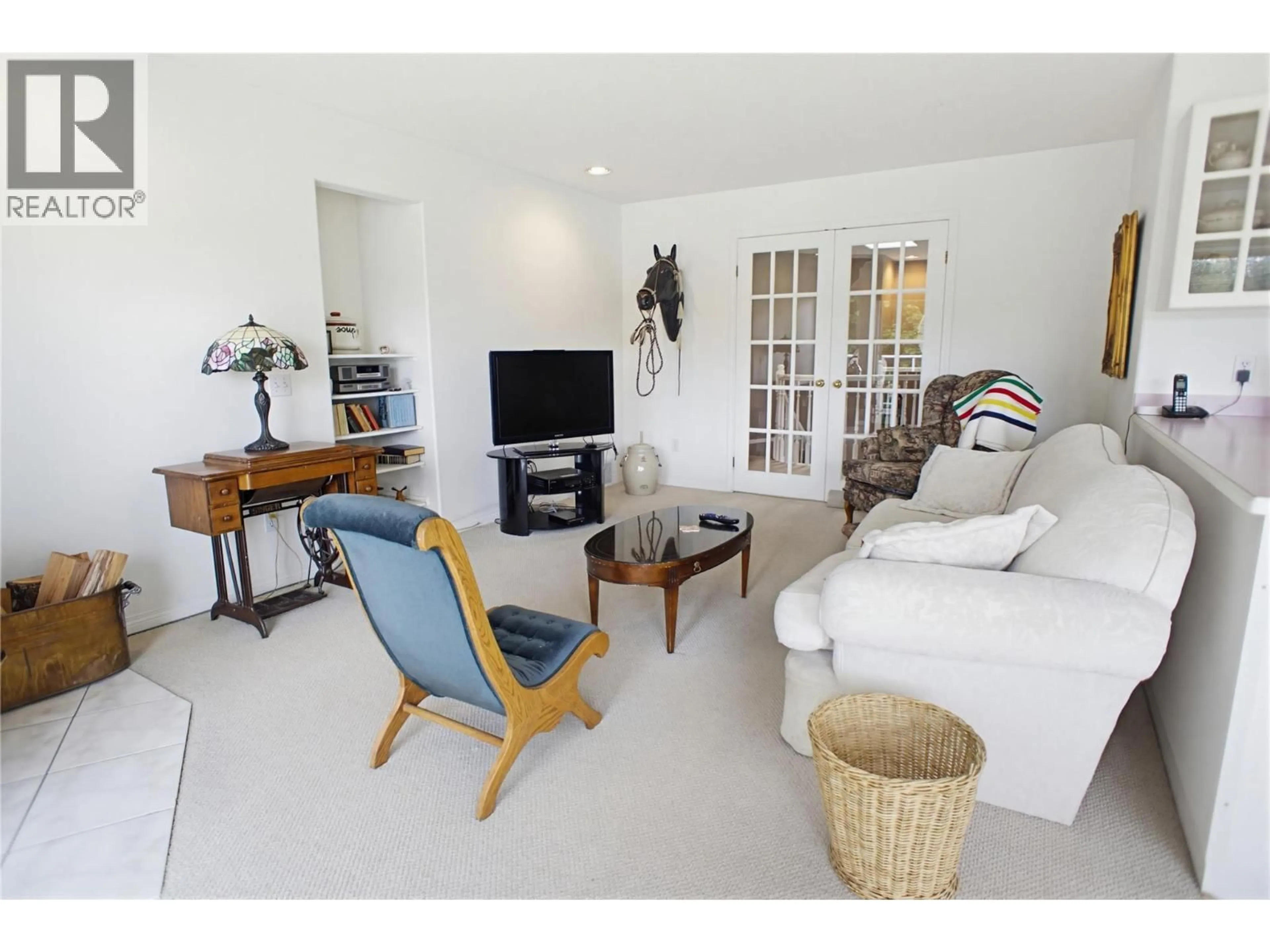 Living room with furniture, unknown for 161 HASLETT ROAD, Kamloops British Columbia V2H1T8