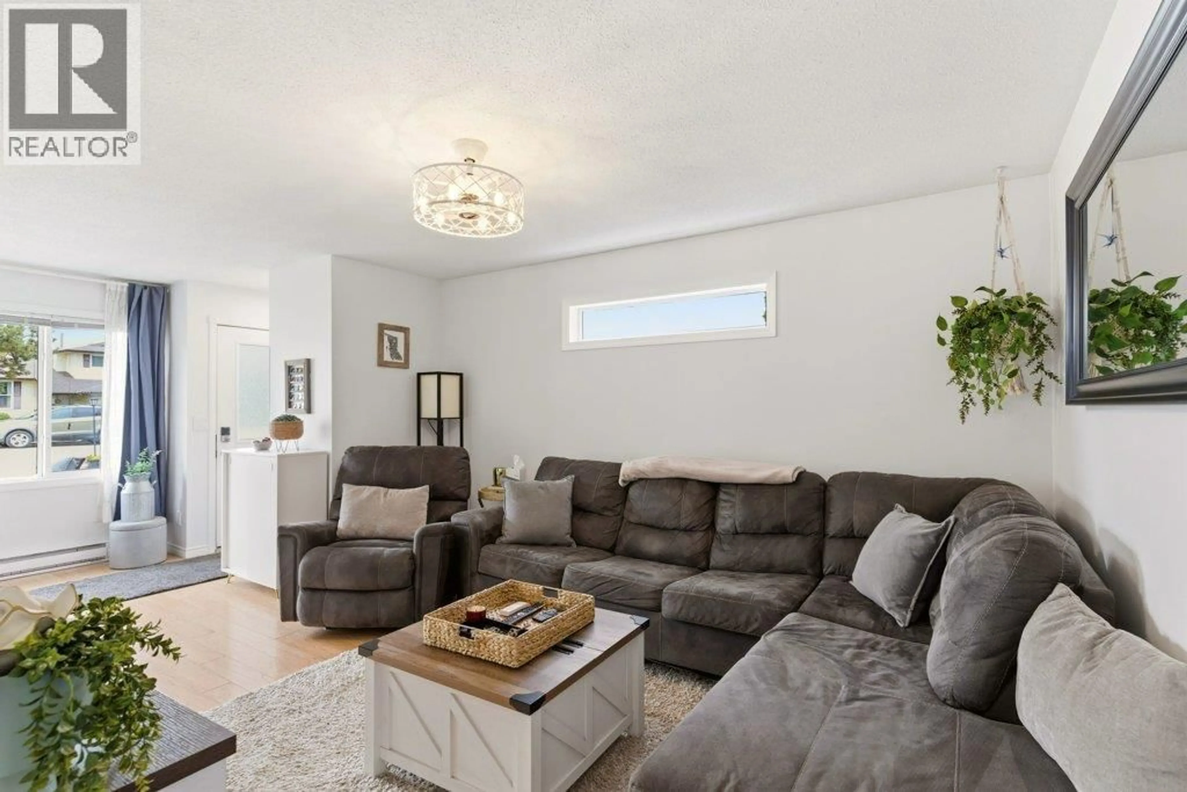 Living room with furniture, unknown for 477 HARDIE ROAD, Kelowna British Columbia V1X2H3
