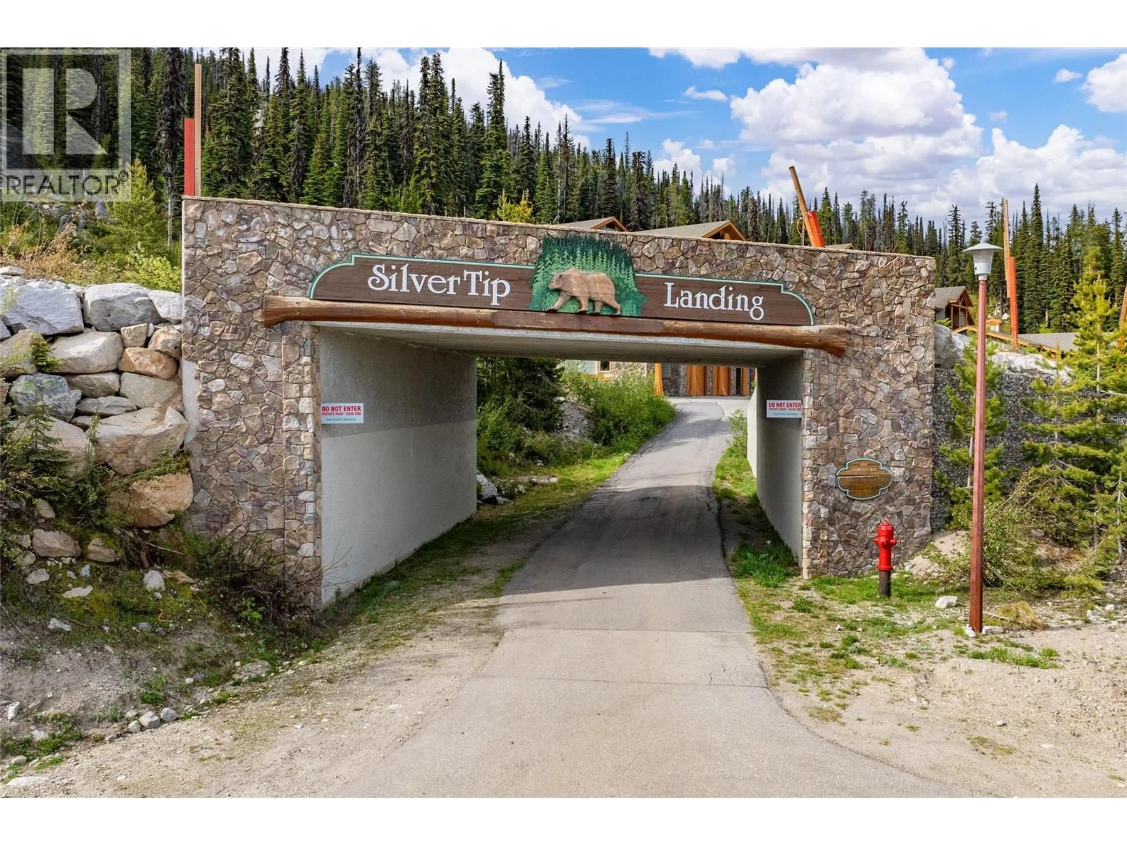 Indoor foyer for 8 - 5940 SNOW PINES WAY, Big White British Columbia V1P1P3
