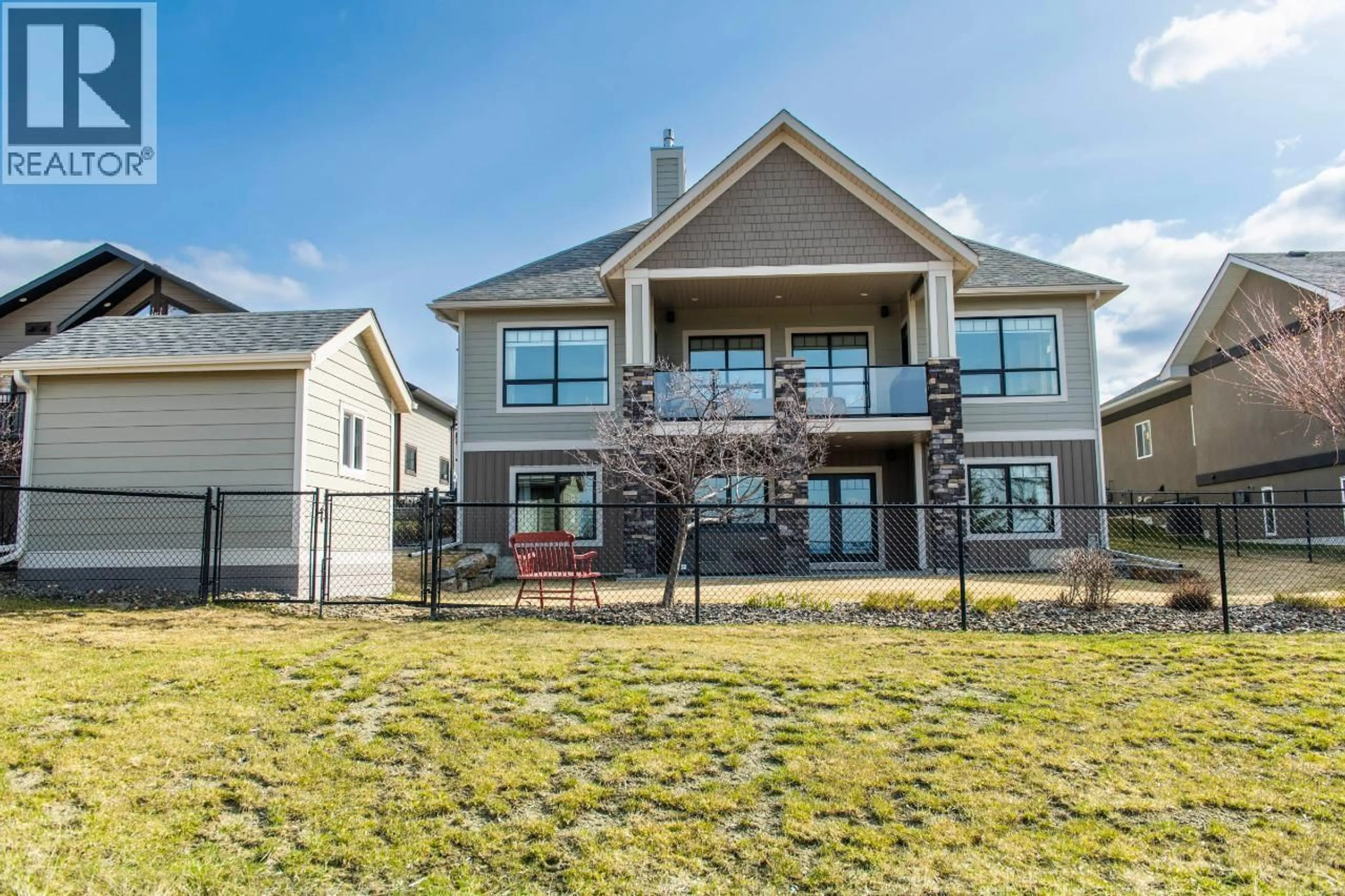 Home with vinyl exterior material, unknown for 1901 16TH STREET SOUTH, Cranbrook British Columbia V1C0C3