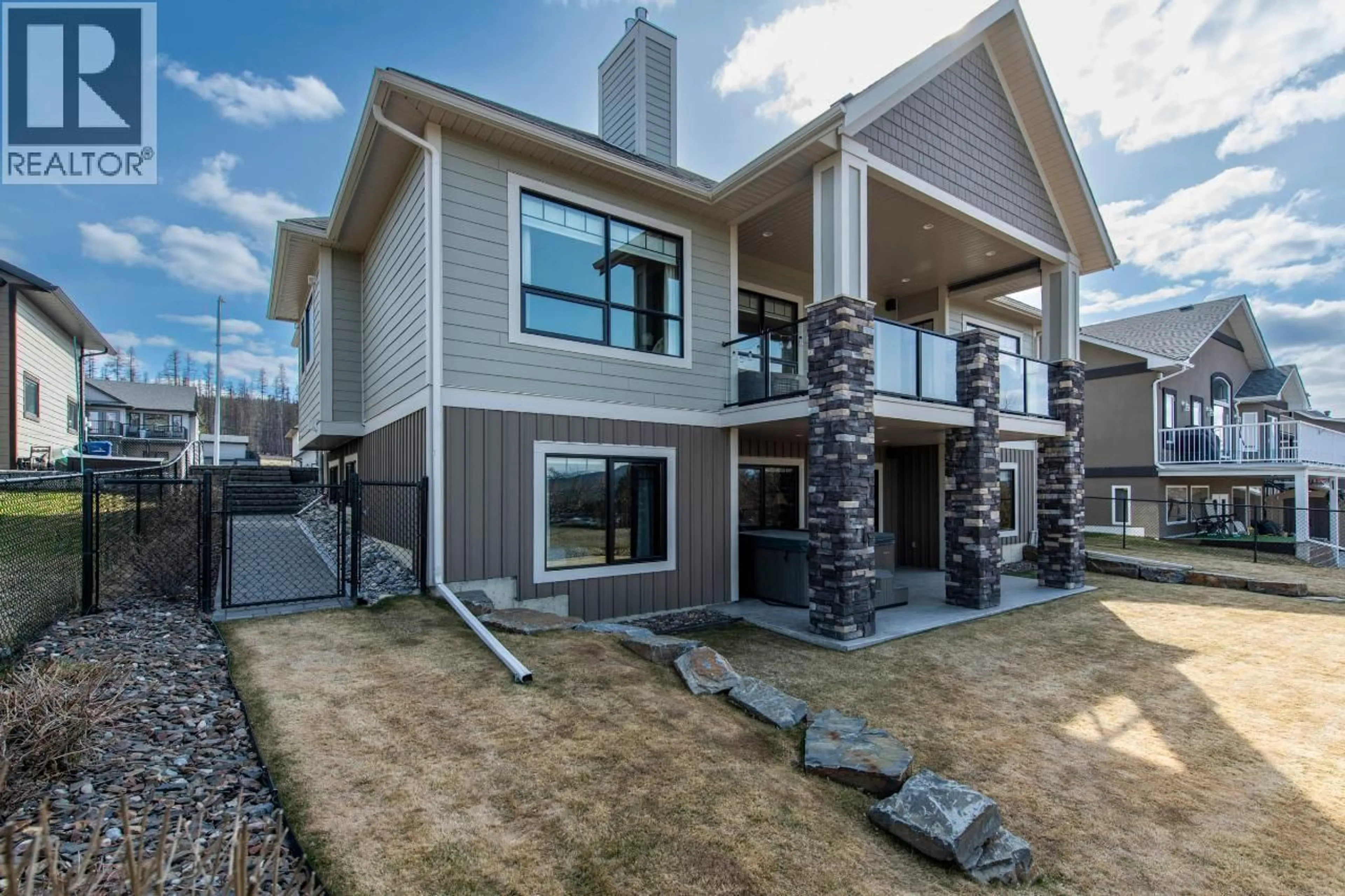 Home with vinyl exterior material, building for 1901 16TH STREET SOUTH, Cranbrook British Columbia V1C0C3
