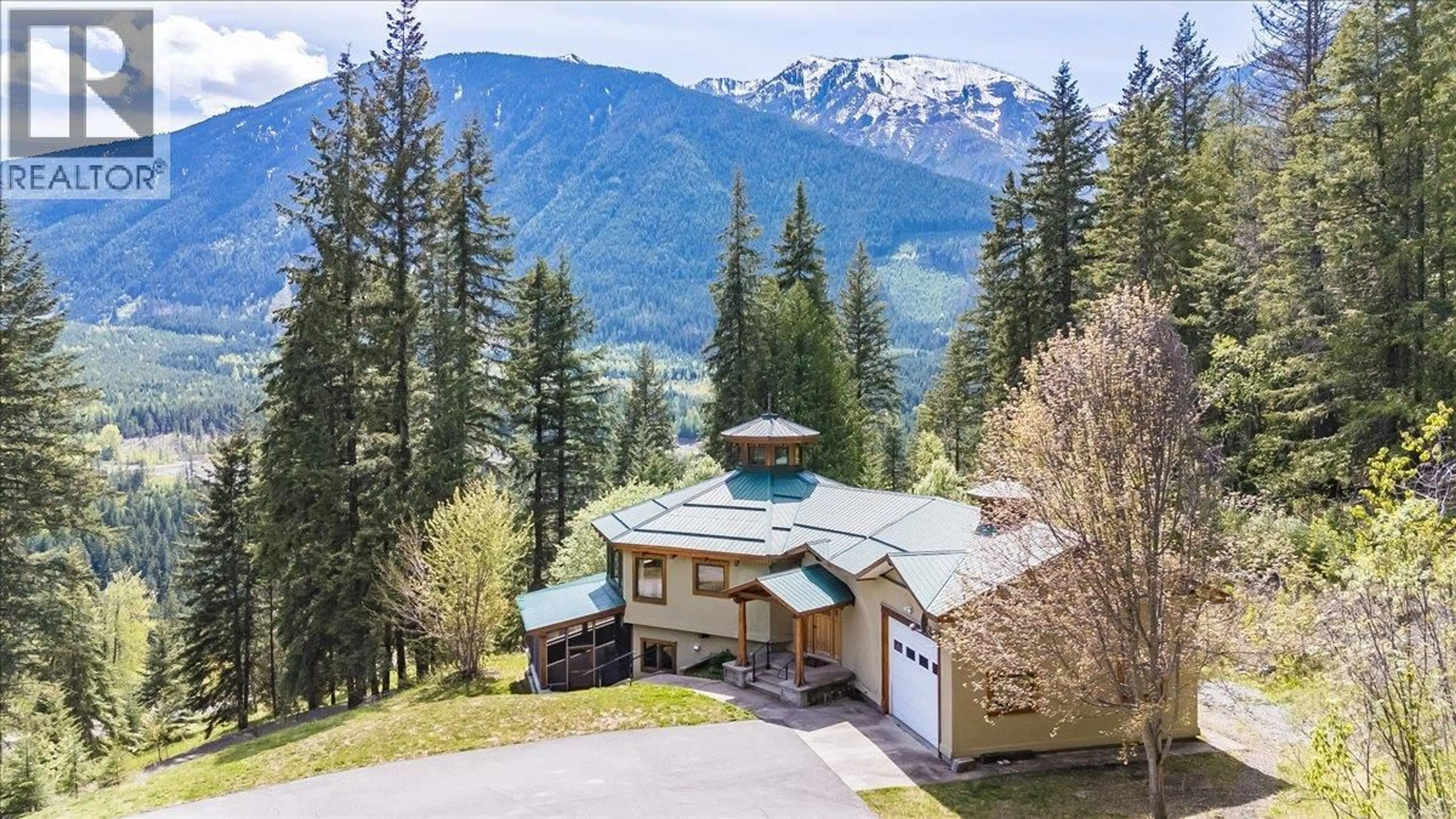 A pic from outside/outdoor area/front of a property/back of a property/a pic from drone, mountain view for 1732 ZWICKY ROAD, Kaslo British Columbia V0G1M0
