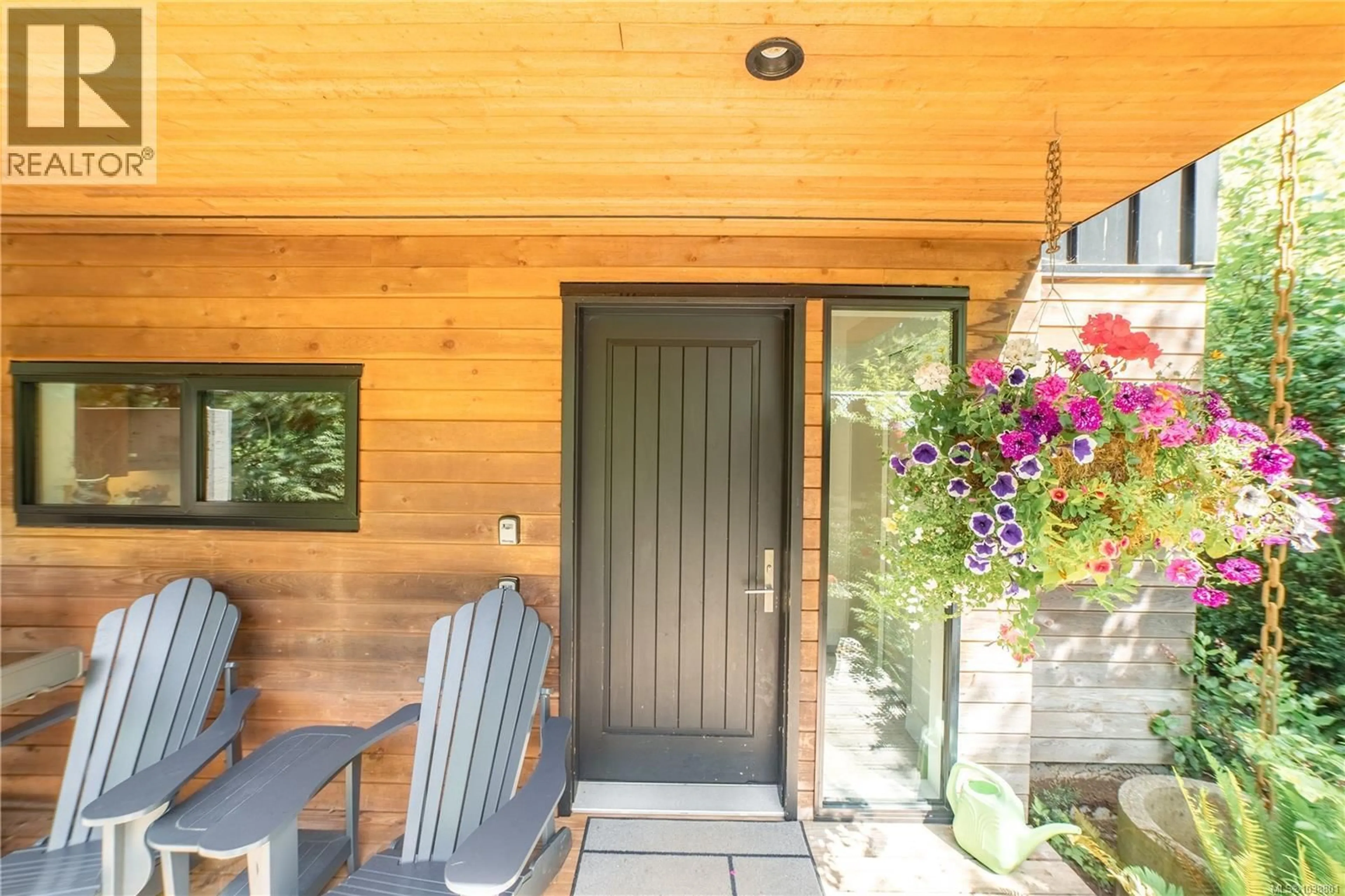 Patio, street for 1156 PACIFIC RIM HIGHWAY, Tofino British Columbia V0R2Z0