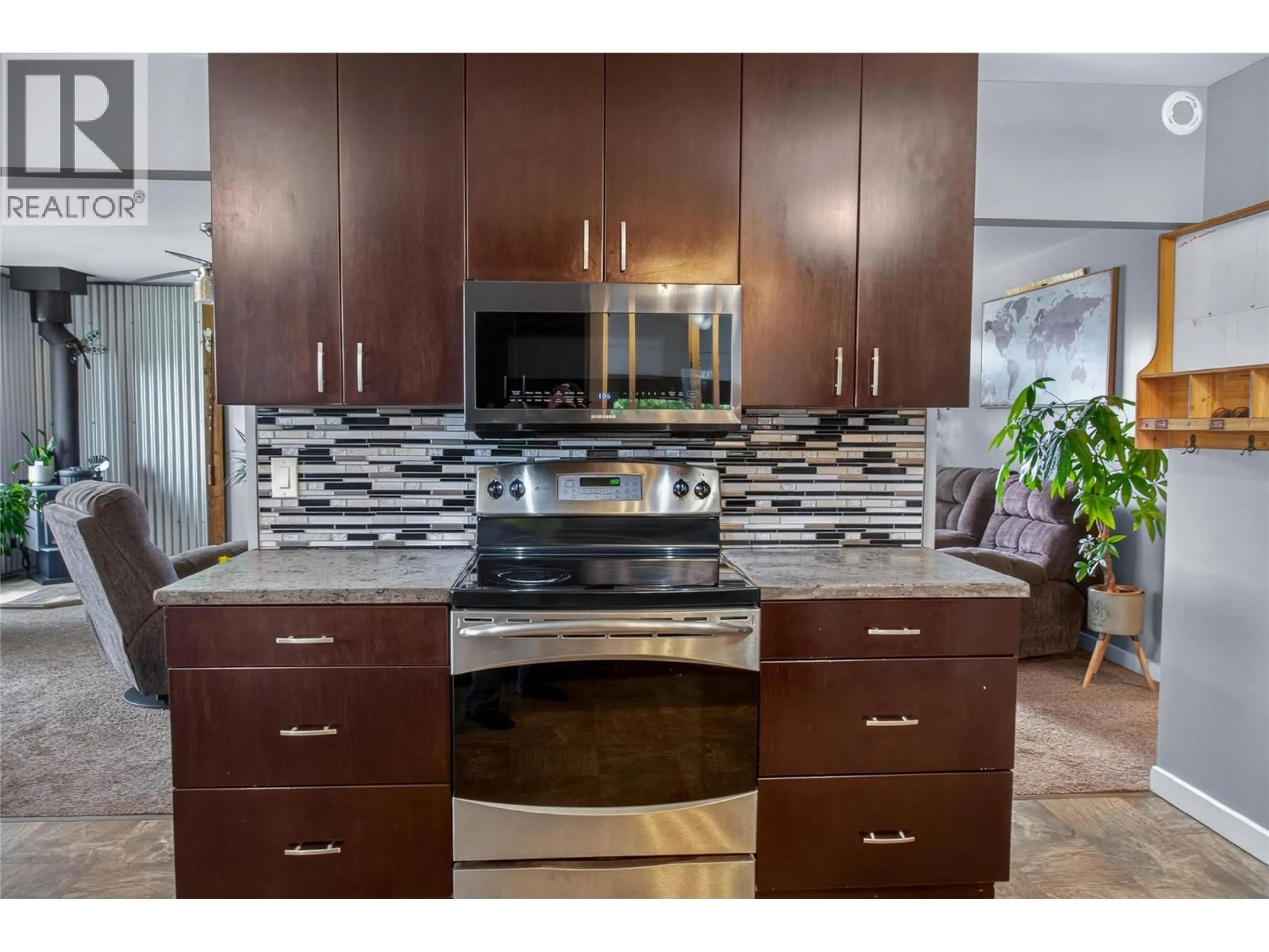 Open concept kitchen, unknown for 112 6TH AVENUE SOUTH, Cranbrook British Columbia V1C2H4