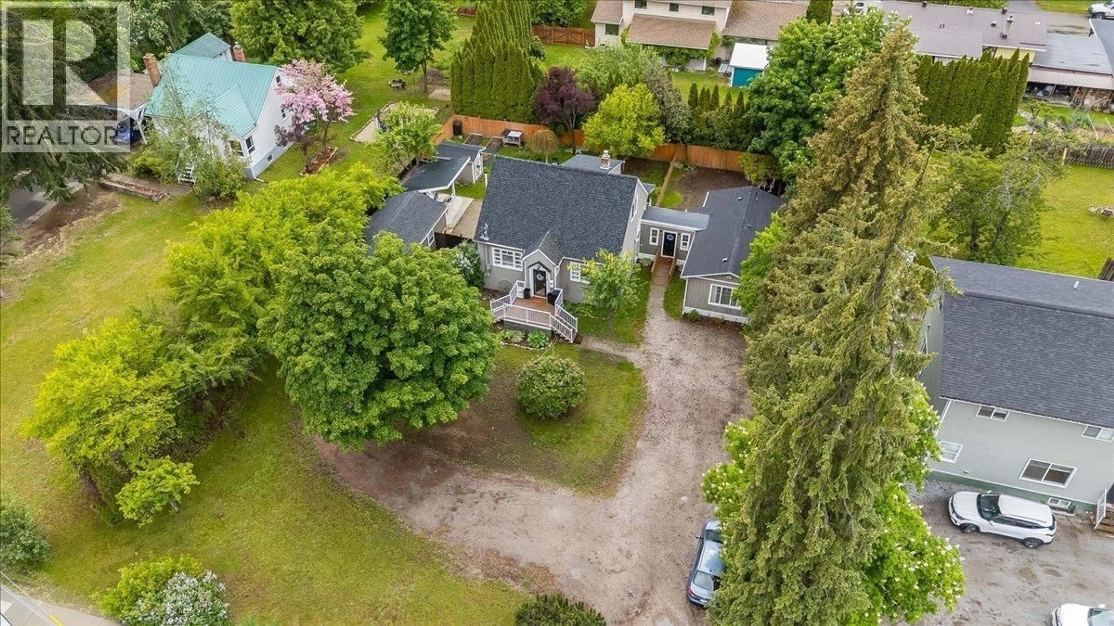 A pic from outside/outdoor area/front of a property/back of a property/a pic from drone, street for 2116 COLUMBIA AVENUE, Castlegar British Columbia V1N2X1