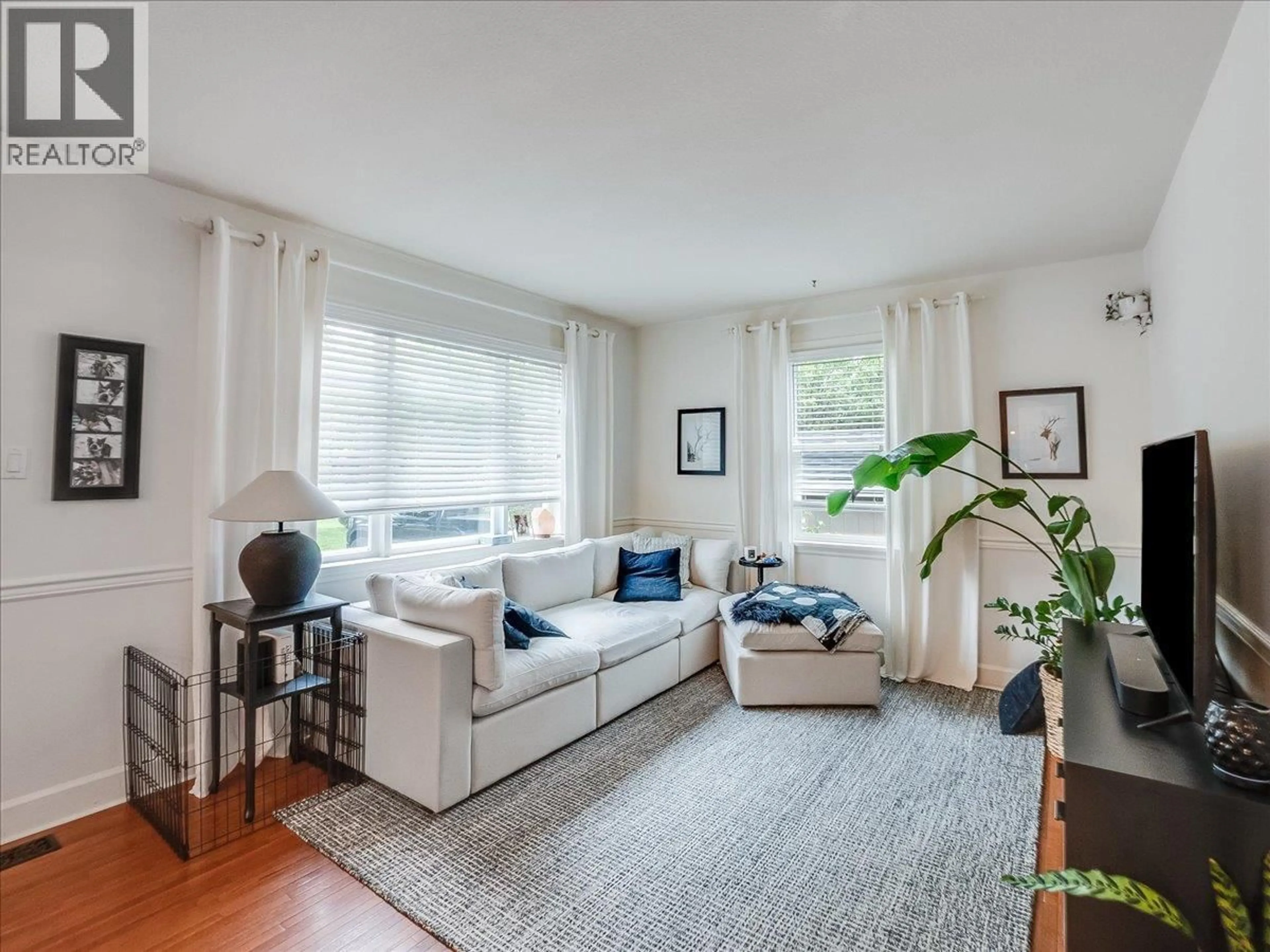 Living room with furniture, unknown for 2116 COLUMBIA AVENUE, Castlegar British Columbia V1N2X1