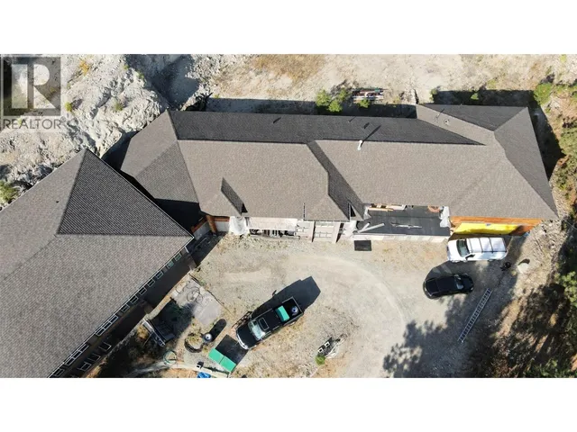 5621 HARRINGTON COURT, Peachland 2