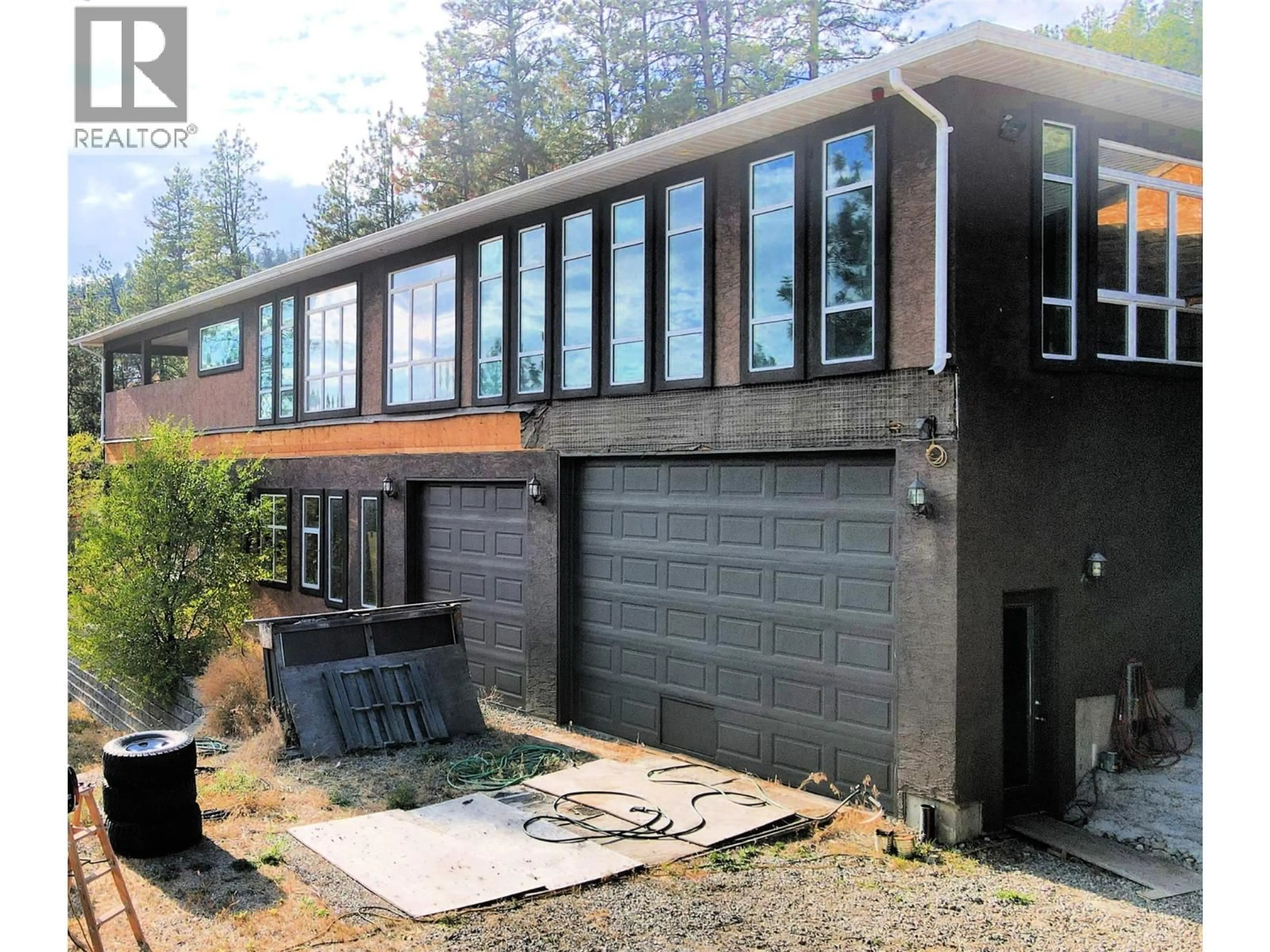 Home with vinyl exterior material, unknown for 5621 HARRINGTON COURT, Peachland British Columbia V0H1X4