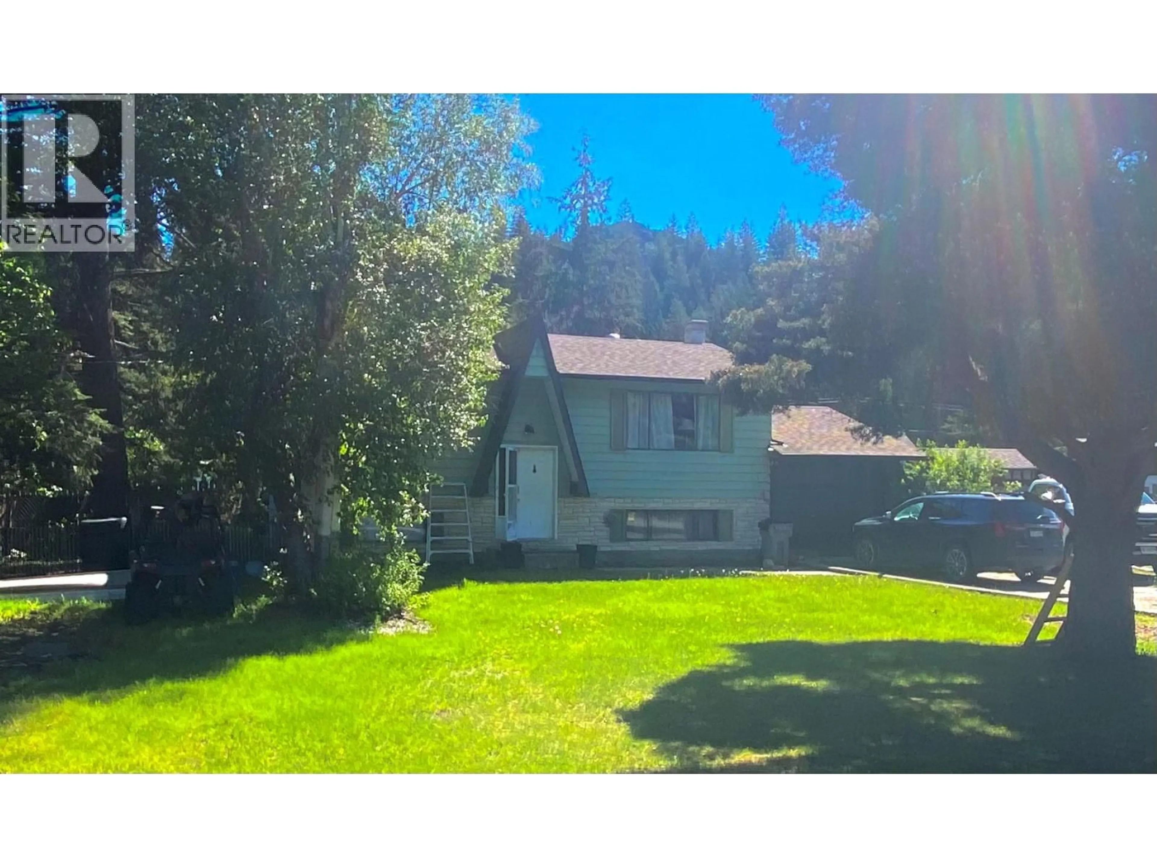 A pic from outside/outdoor area/front of a property/back of a property/a pic from drone, mountain view for 4686 SPRUCE CRESCENT, Barriere British Columbia V0E1E0